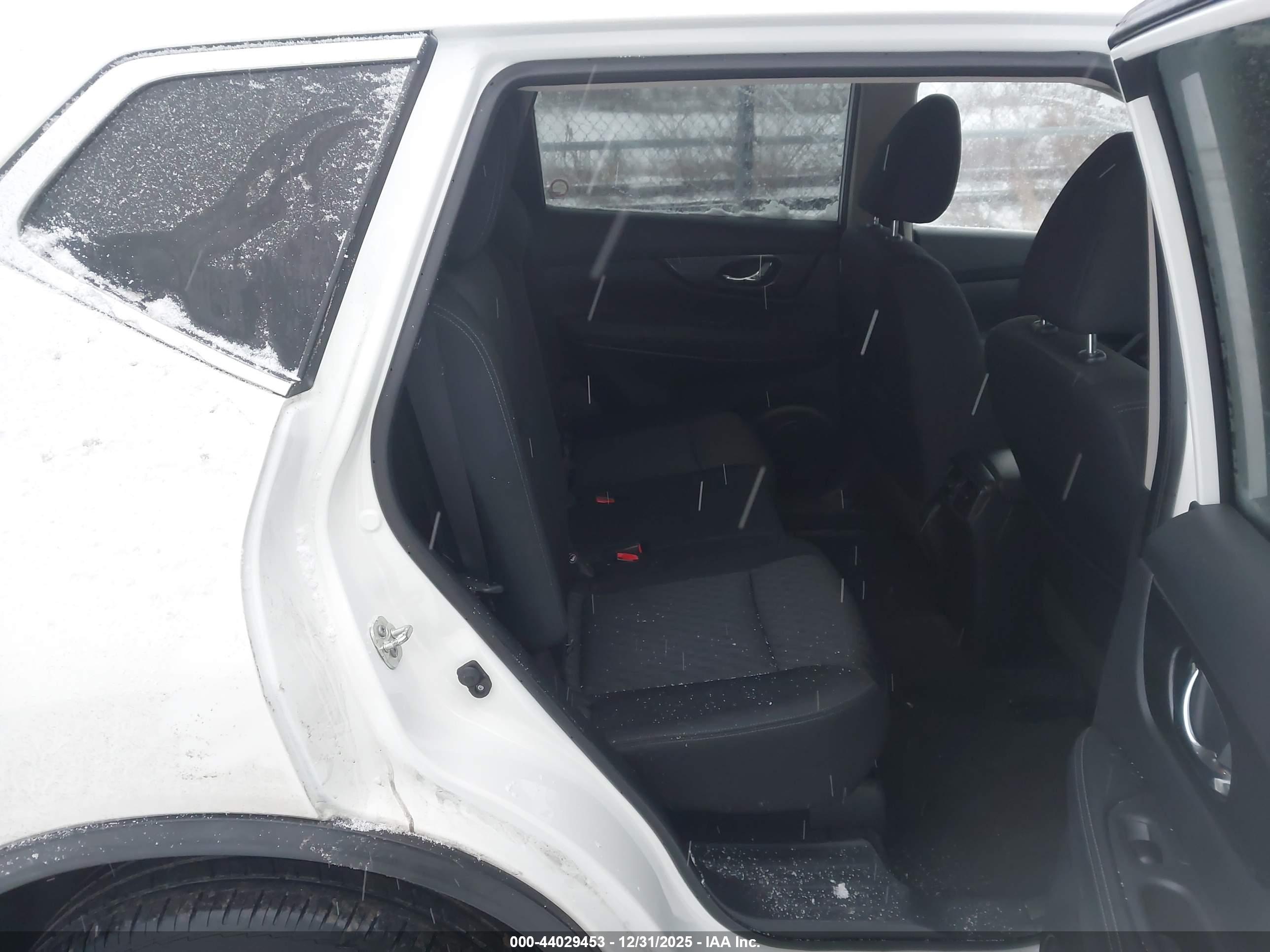 NISSAN ROGUE image 8