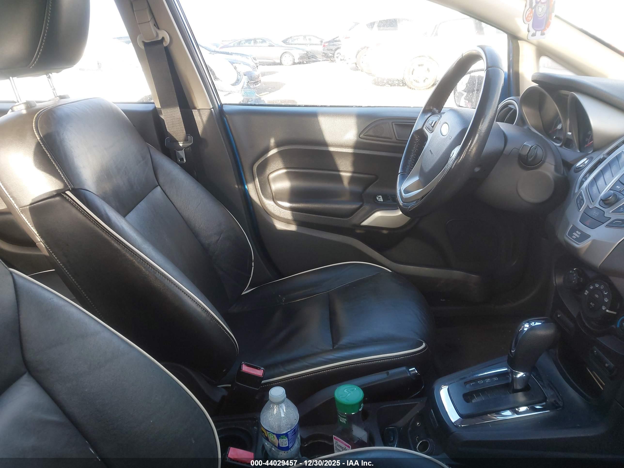 FORD FIESTA image 5