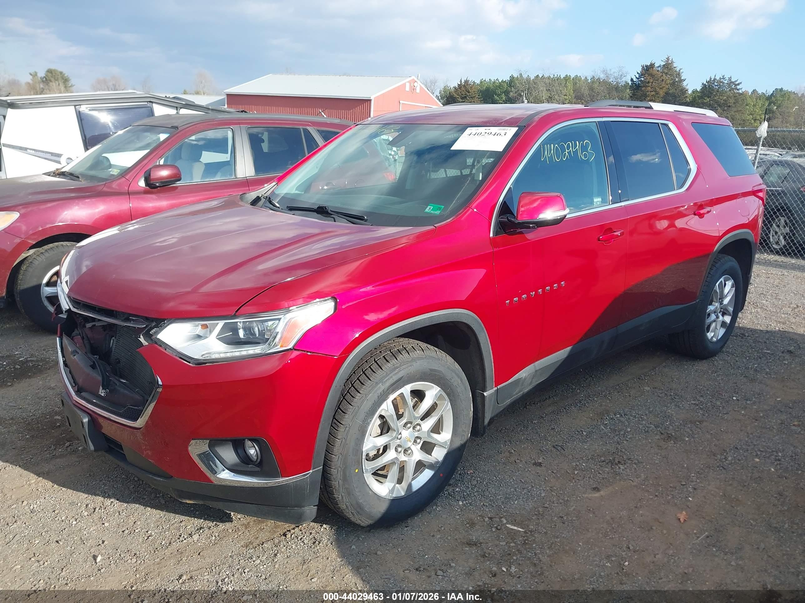CHEVROLET TRAVERSE image 2