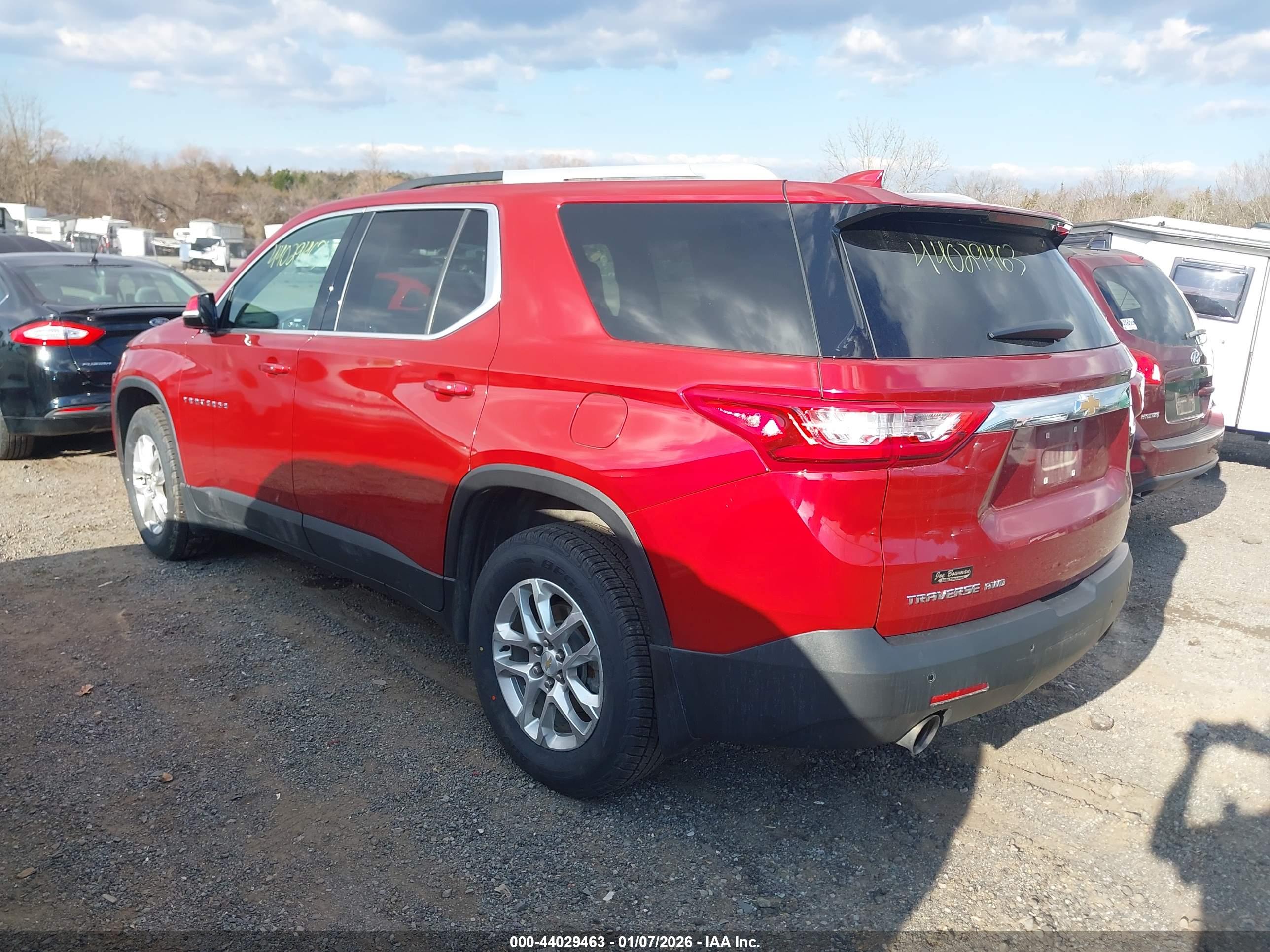 CHEVROLET TRAVERSE image 3