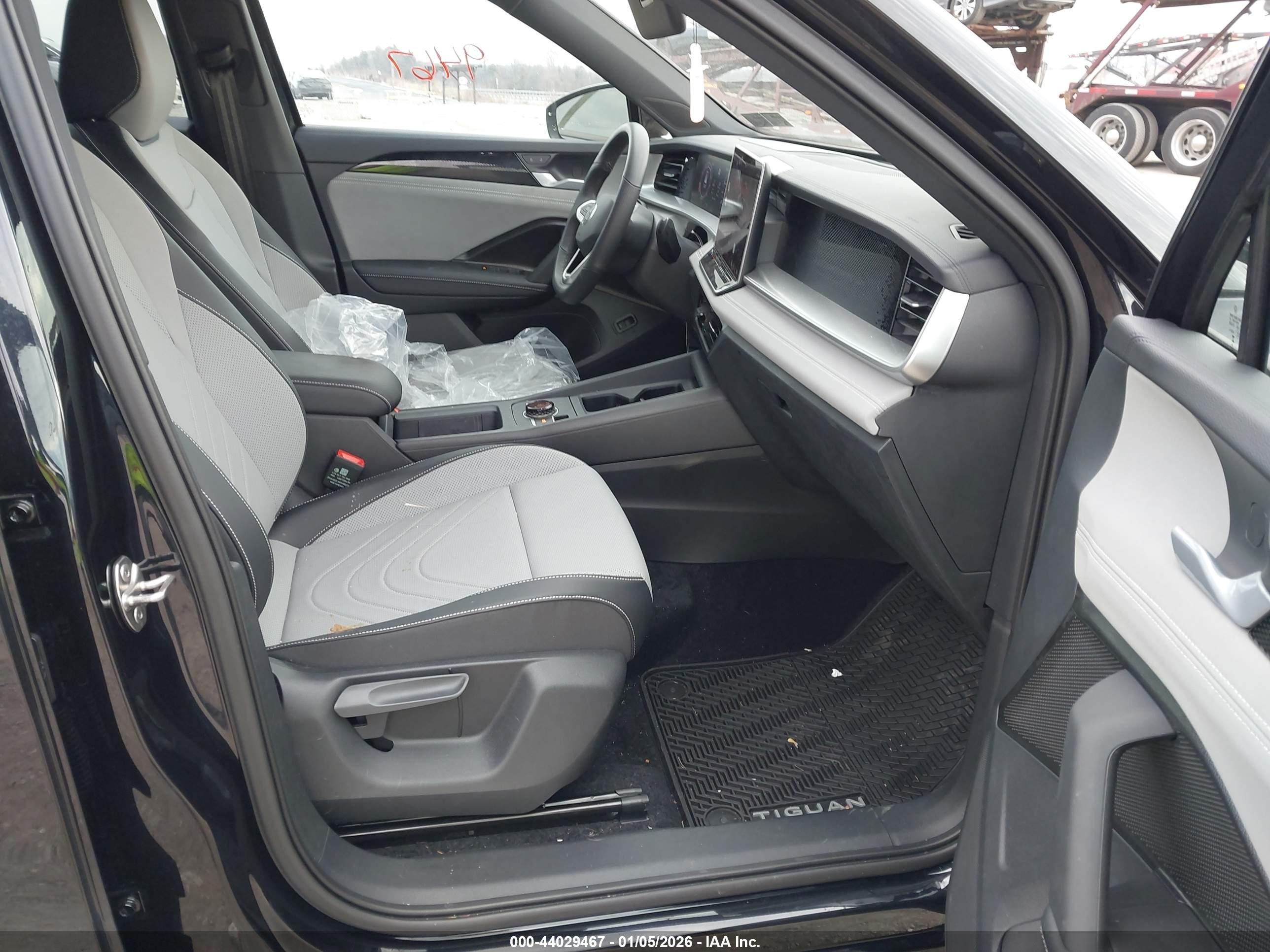 VOLKSWAGEN TIGUAN image 5