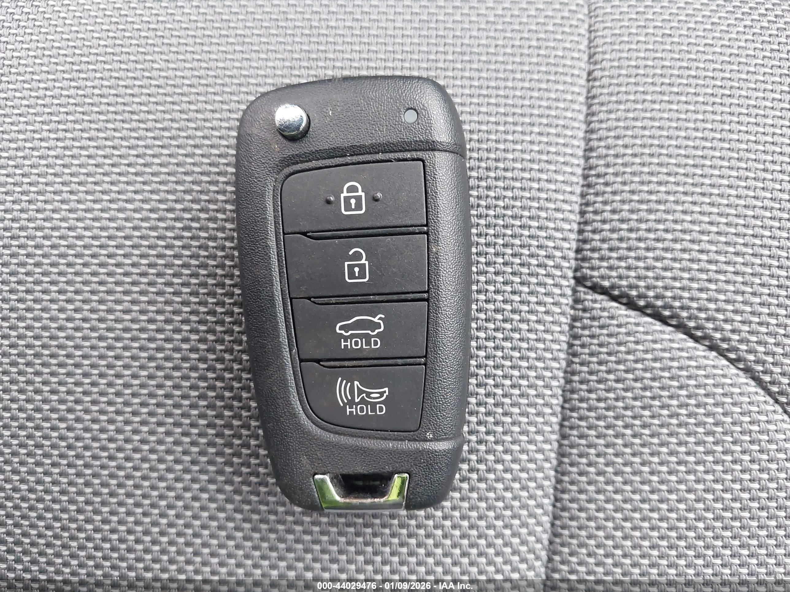 HYUNDAI ELANTRA image 11