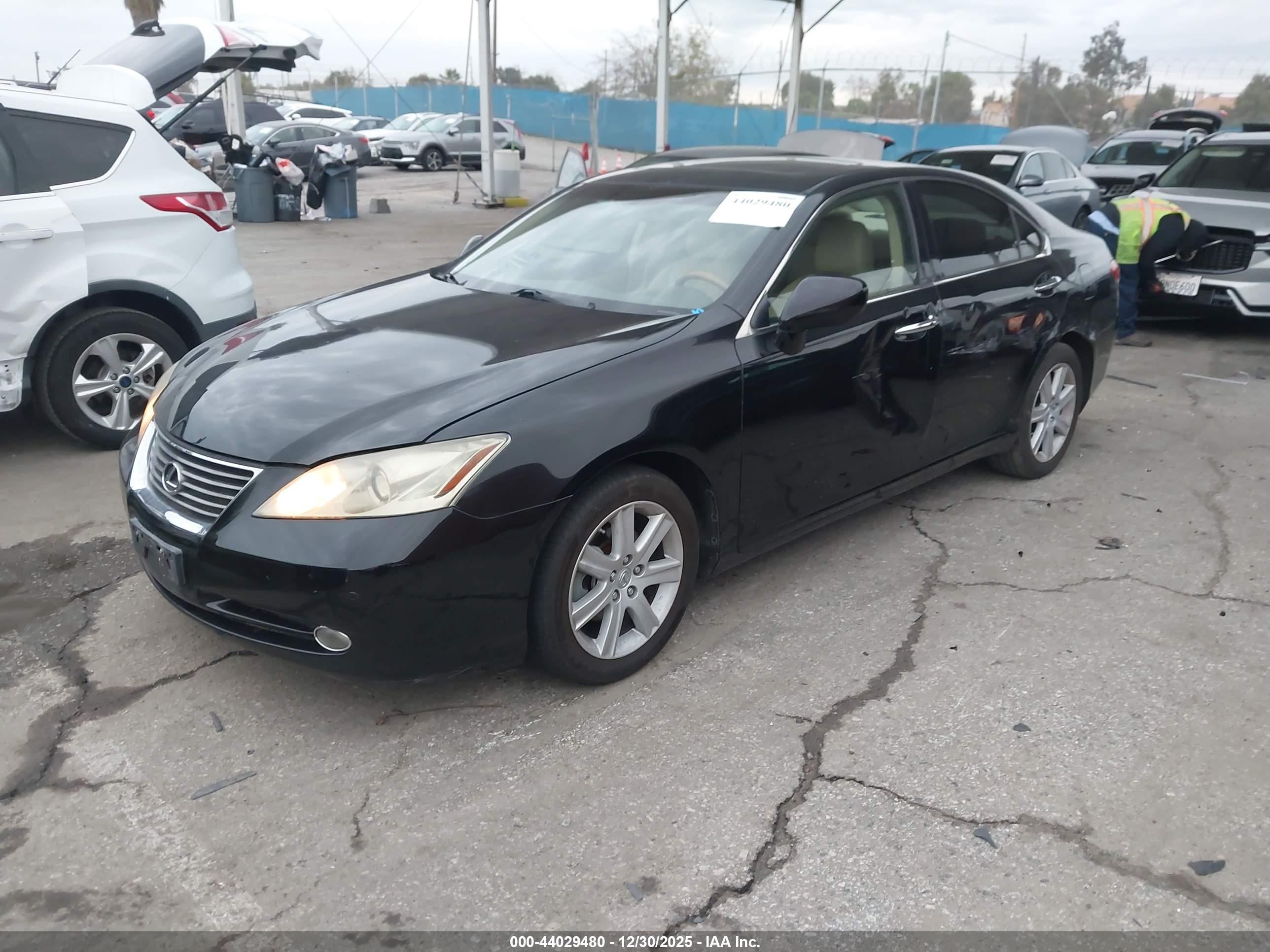LEXUS ES image 2