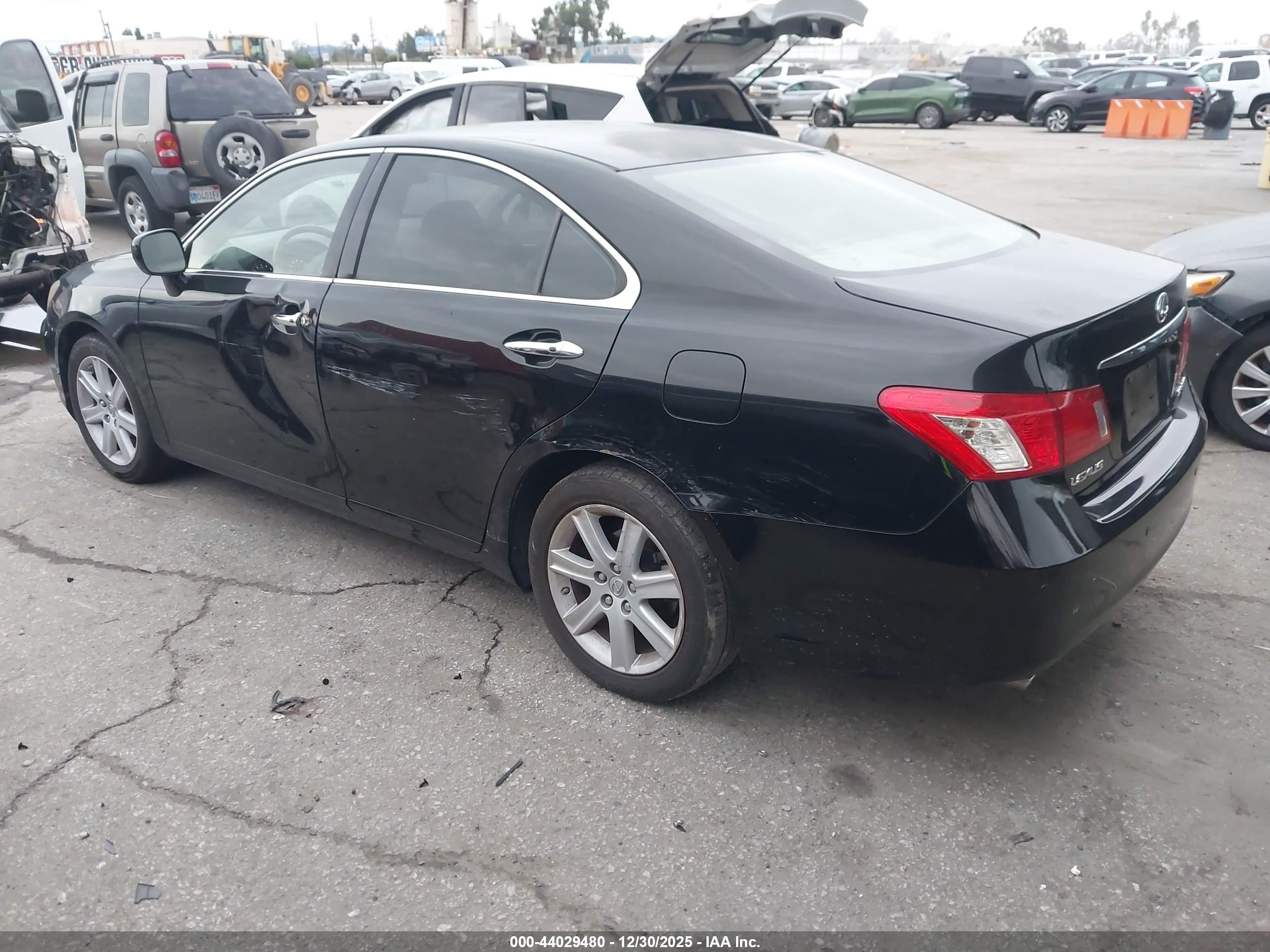 LEXUS ES image 3