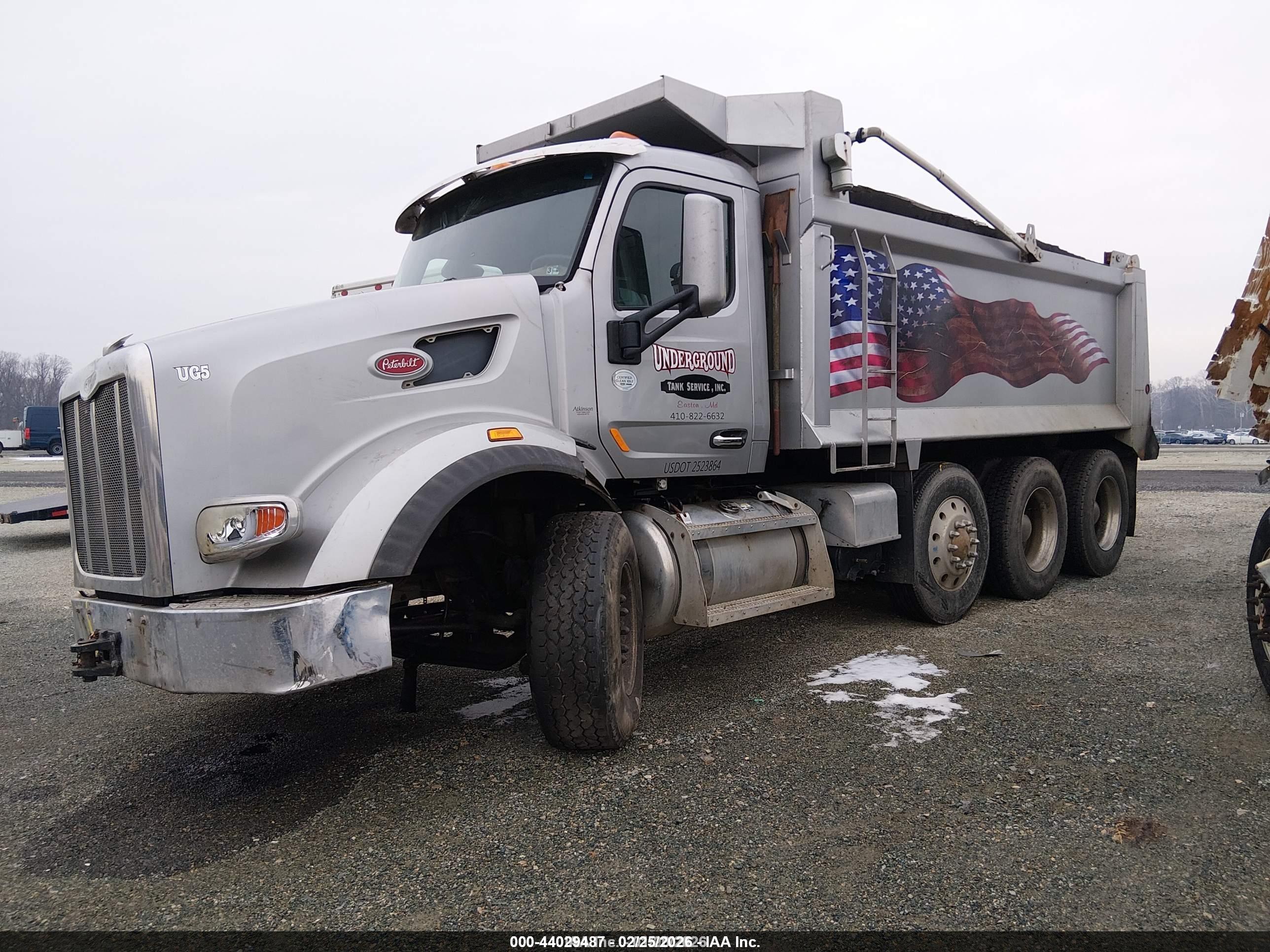 PETERBILT 567 image 2