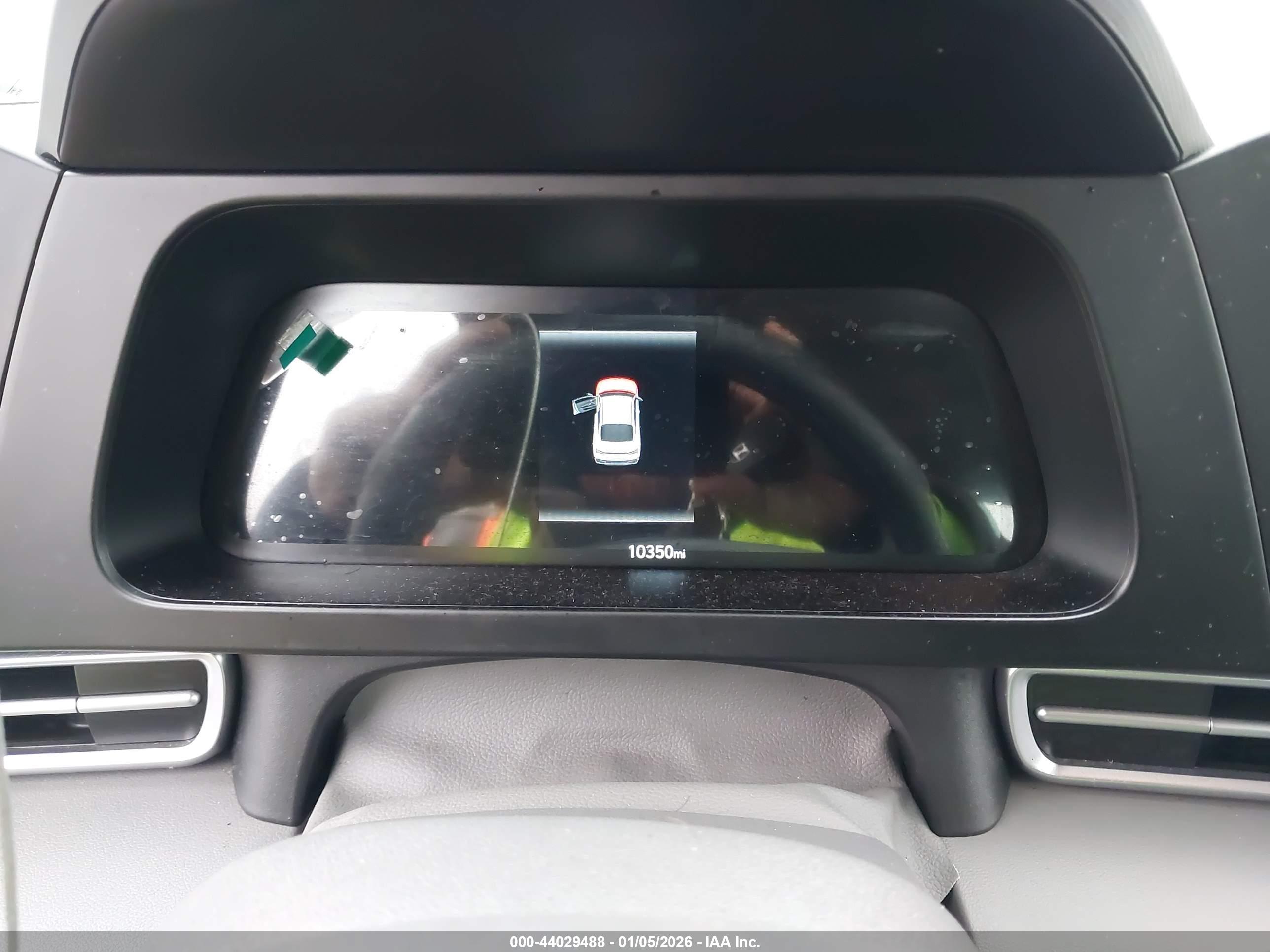 HYUNDAI ELANTRA image 7
