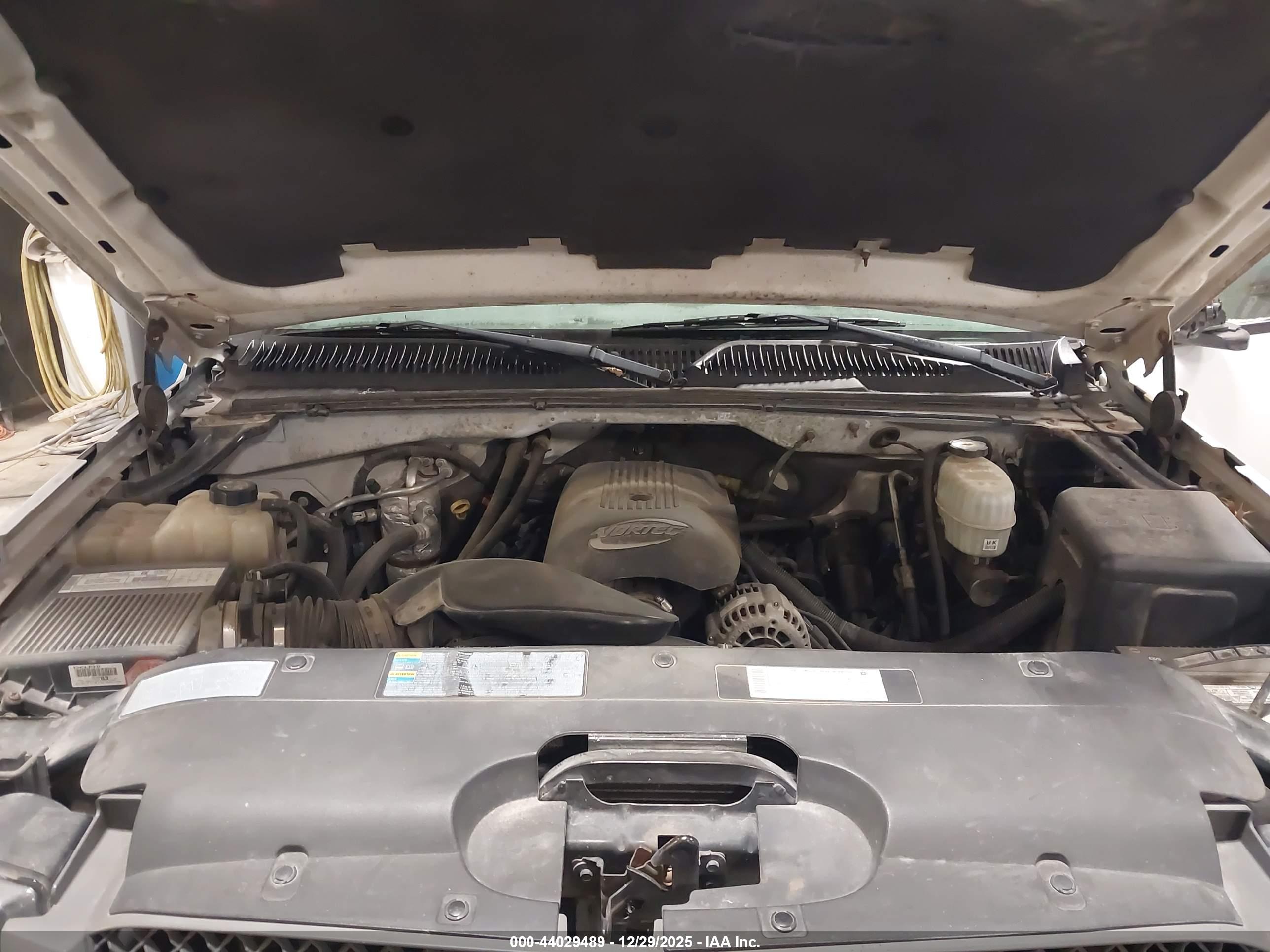 CHEVROLET SILVERADO image 10