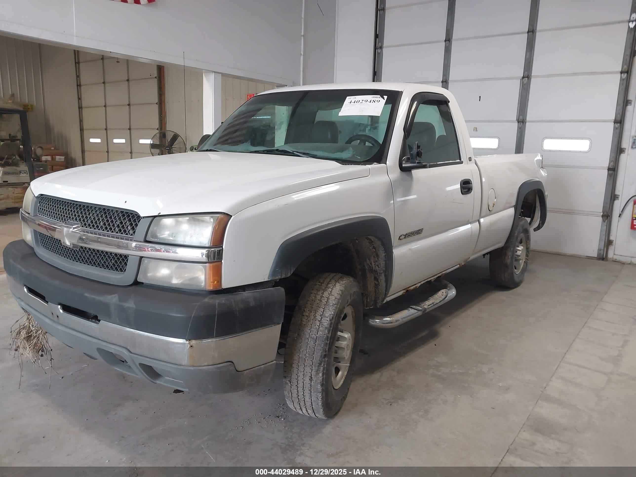CHEVROLET SILVERADO image 2