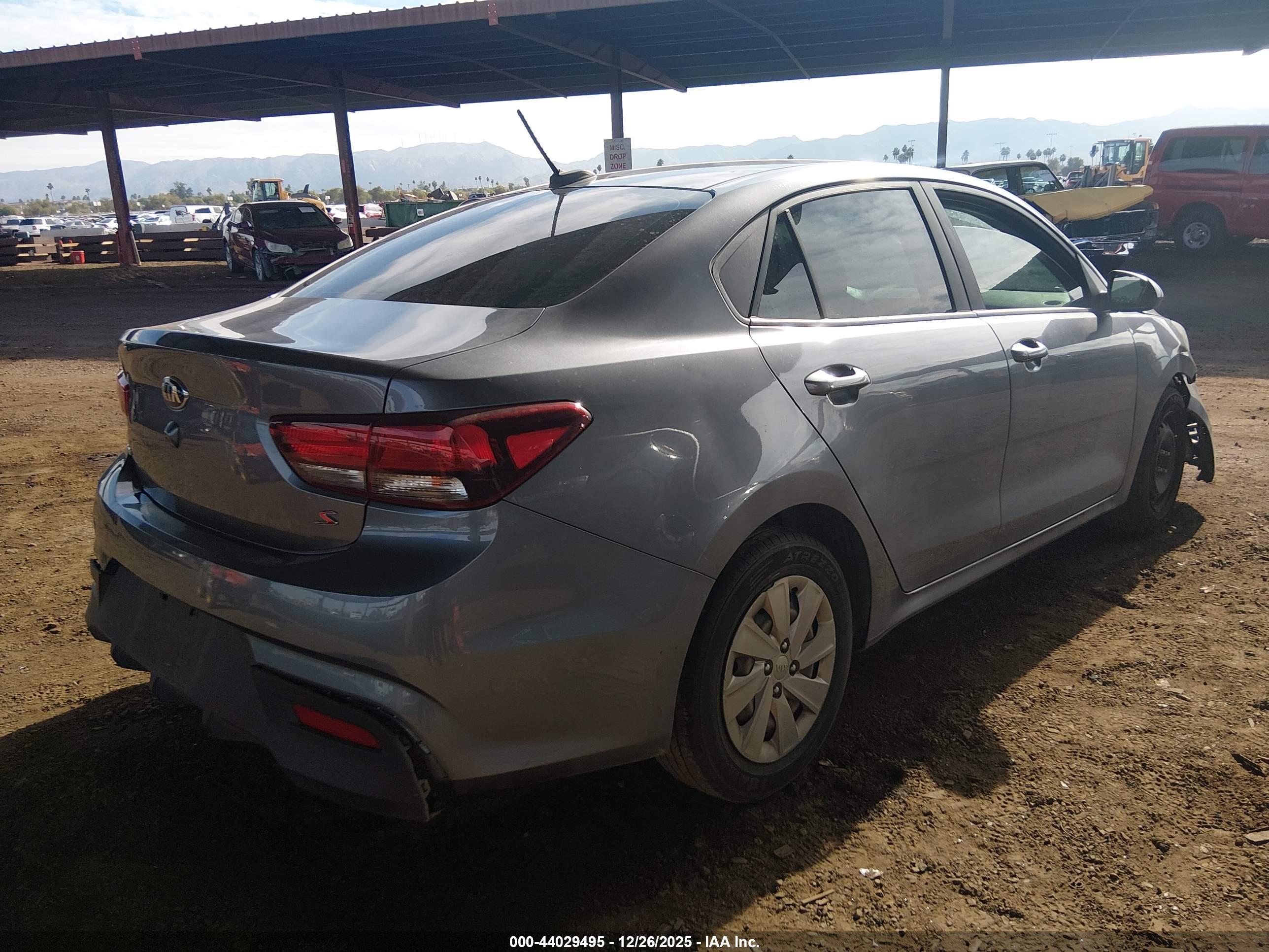 KIA RIO image 4