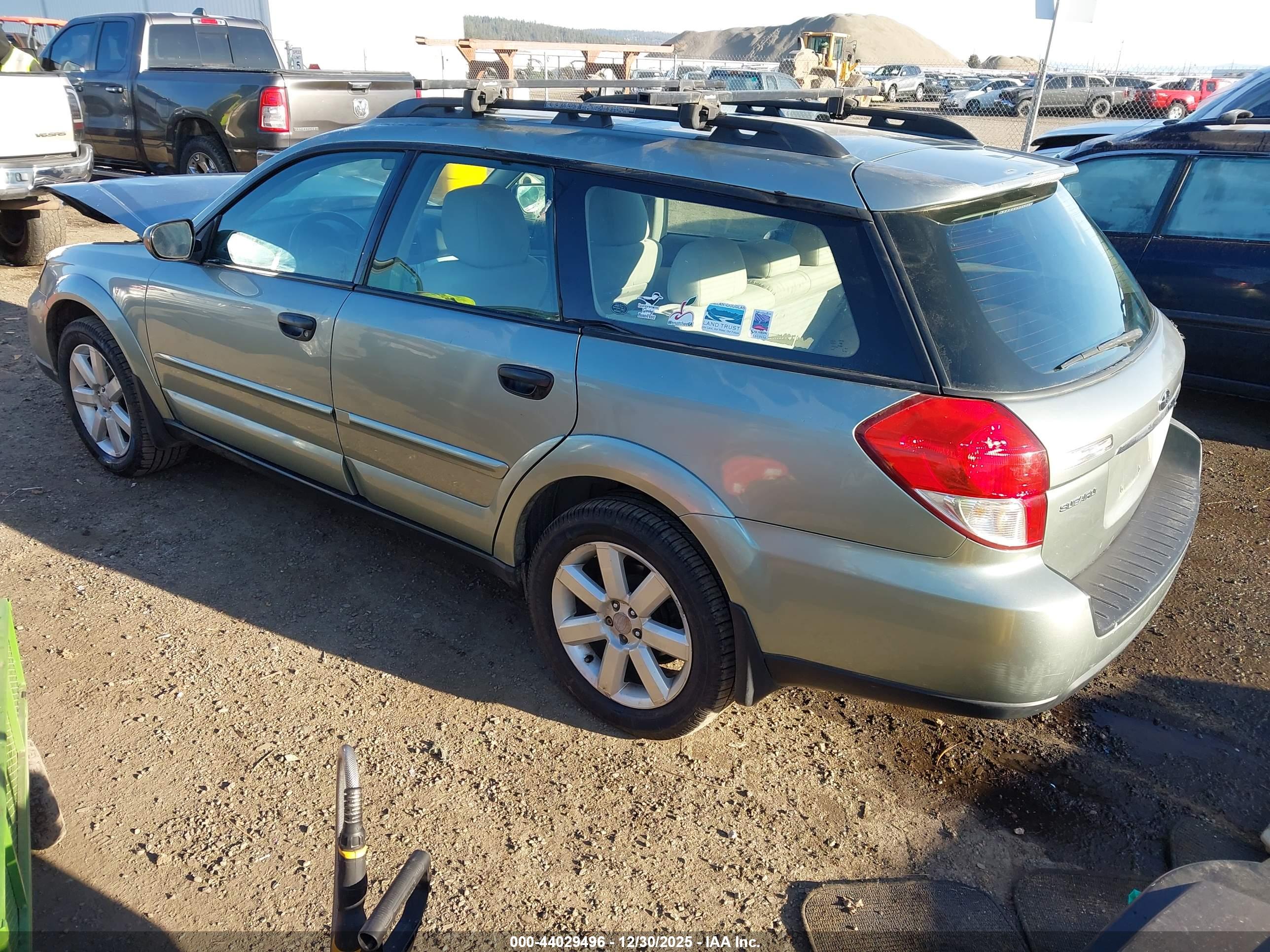 SUBARU OUTBACK image 3