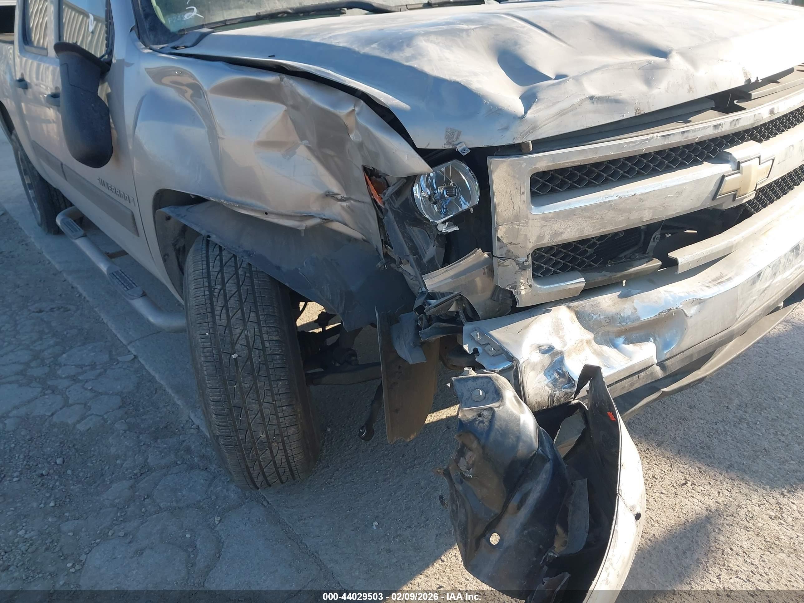 CHEVROLET SILVERADO image 6