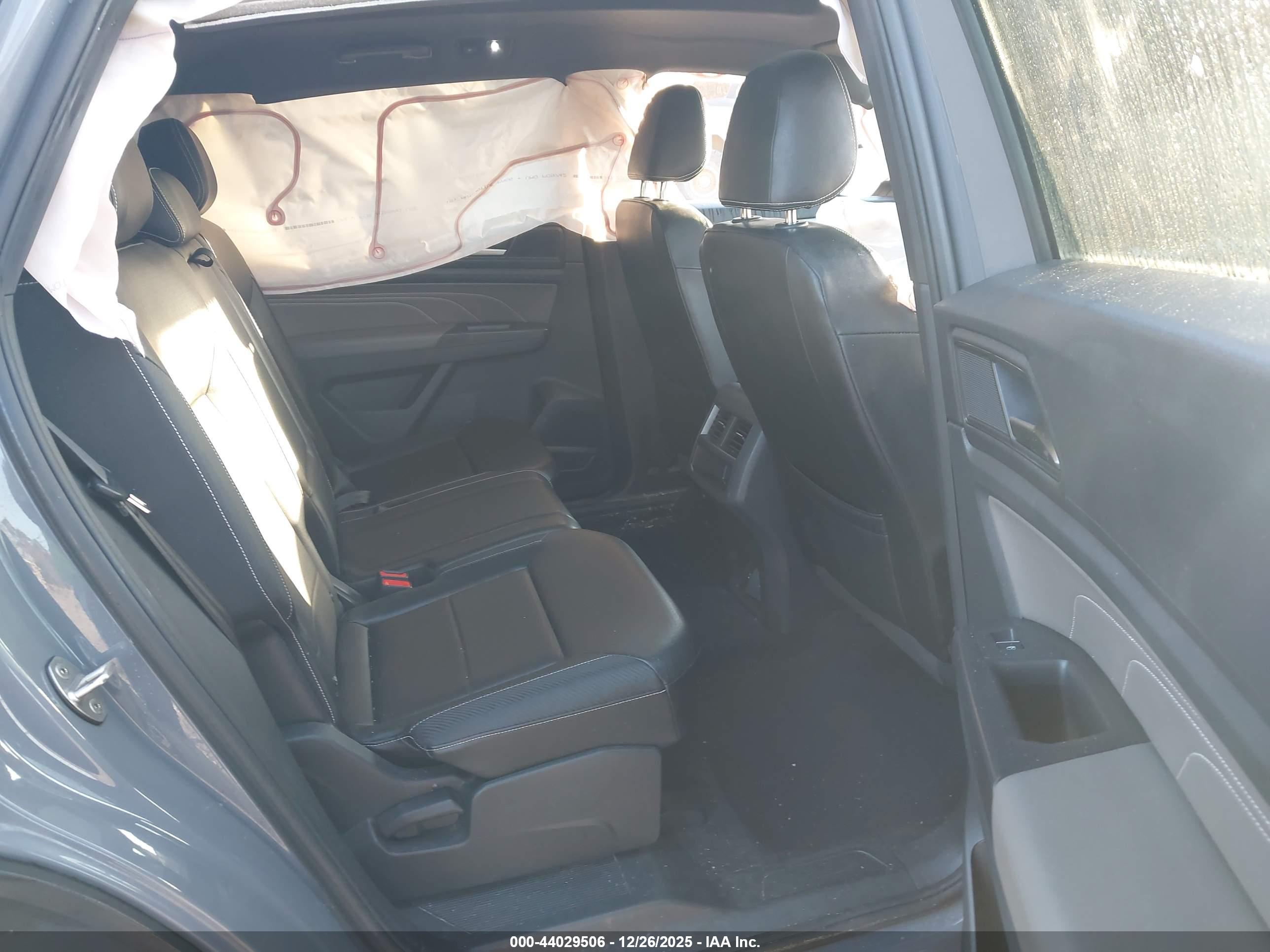 VOLKSWAGEN ATLAS image 8