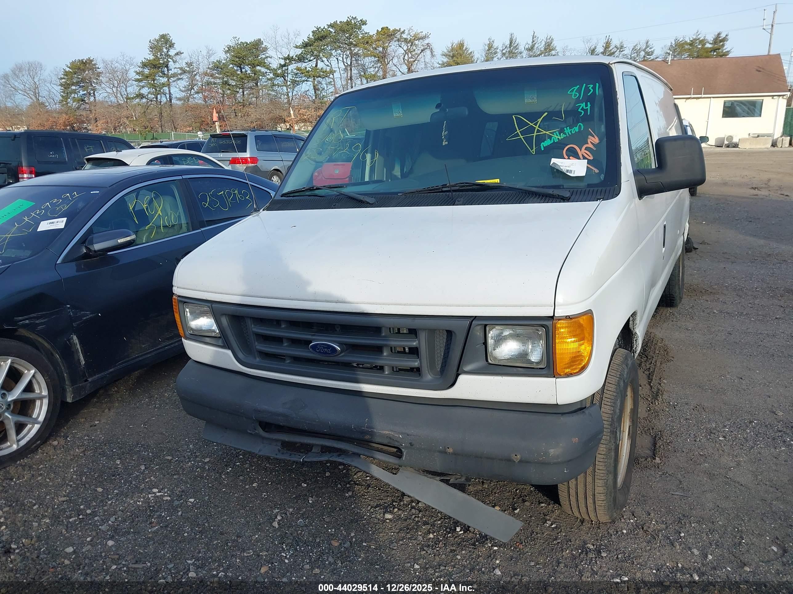 FORD E-150 image 6