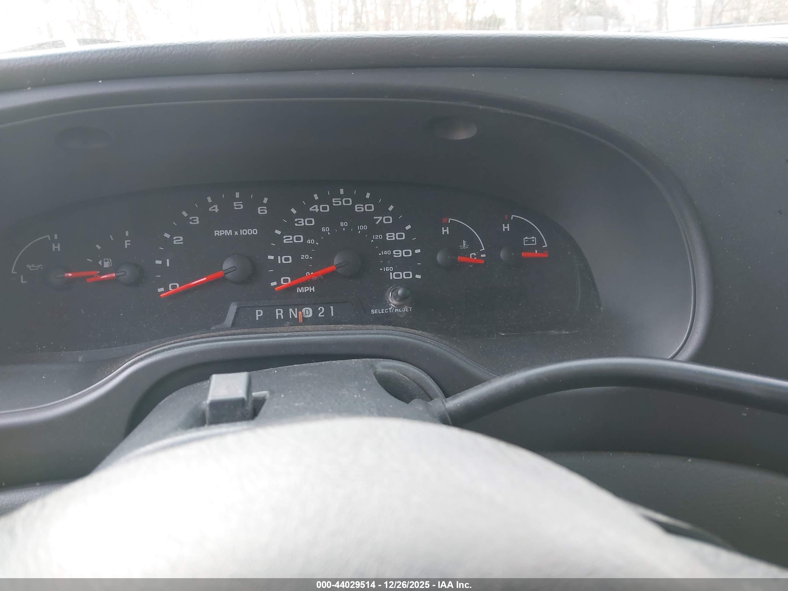 FORD E-150 image 7