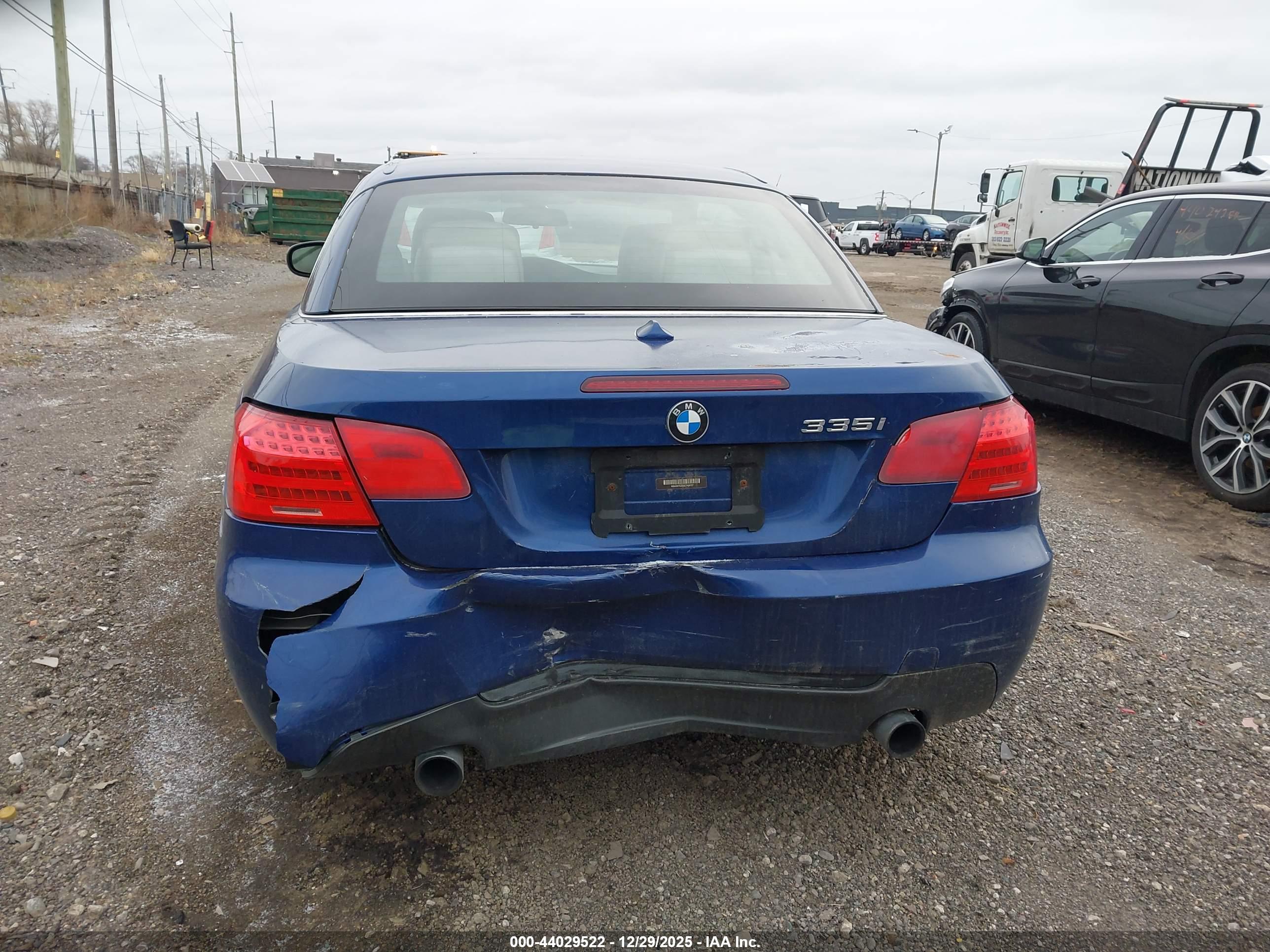 BMW 335I image 6