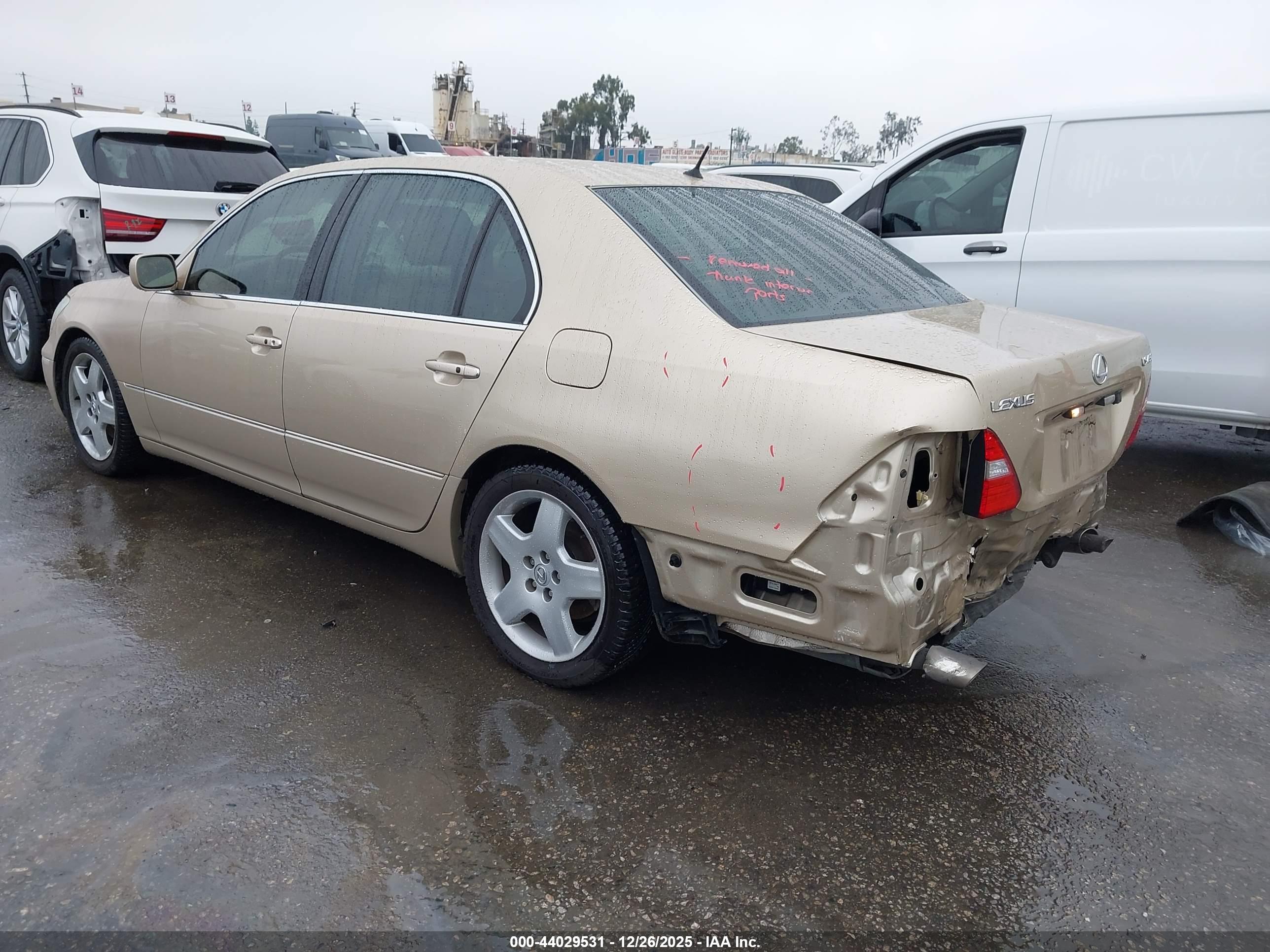 LEXUS LS image 3