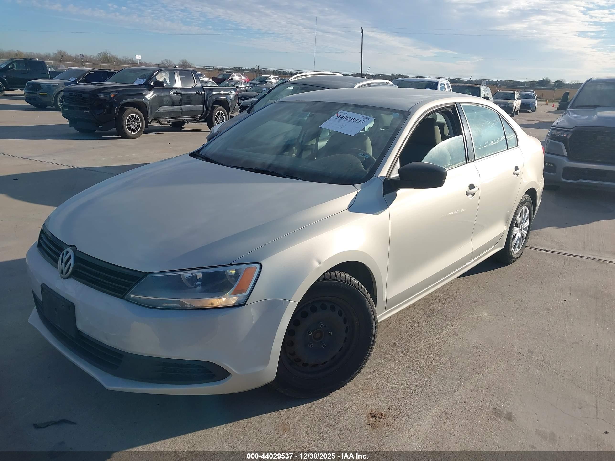 VOLKSWAGEN JETTA image 6