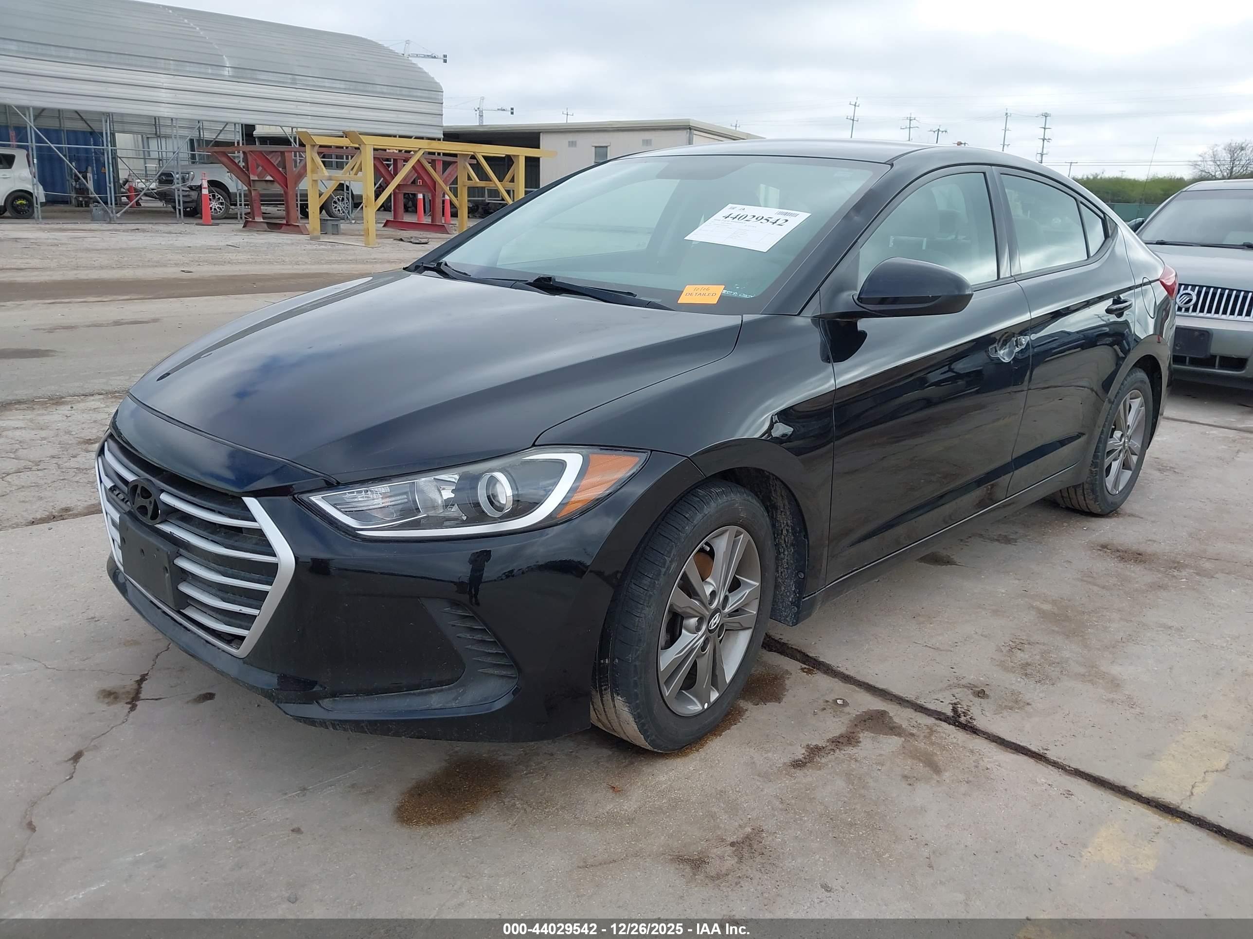 HYUNDAI ELANTRA image 2