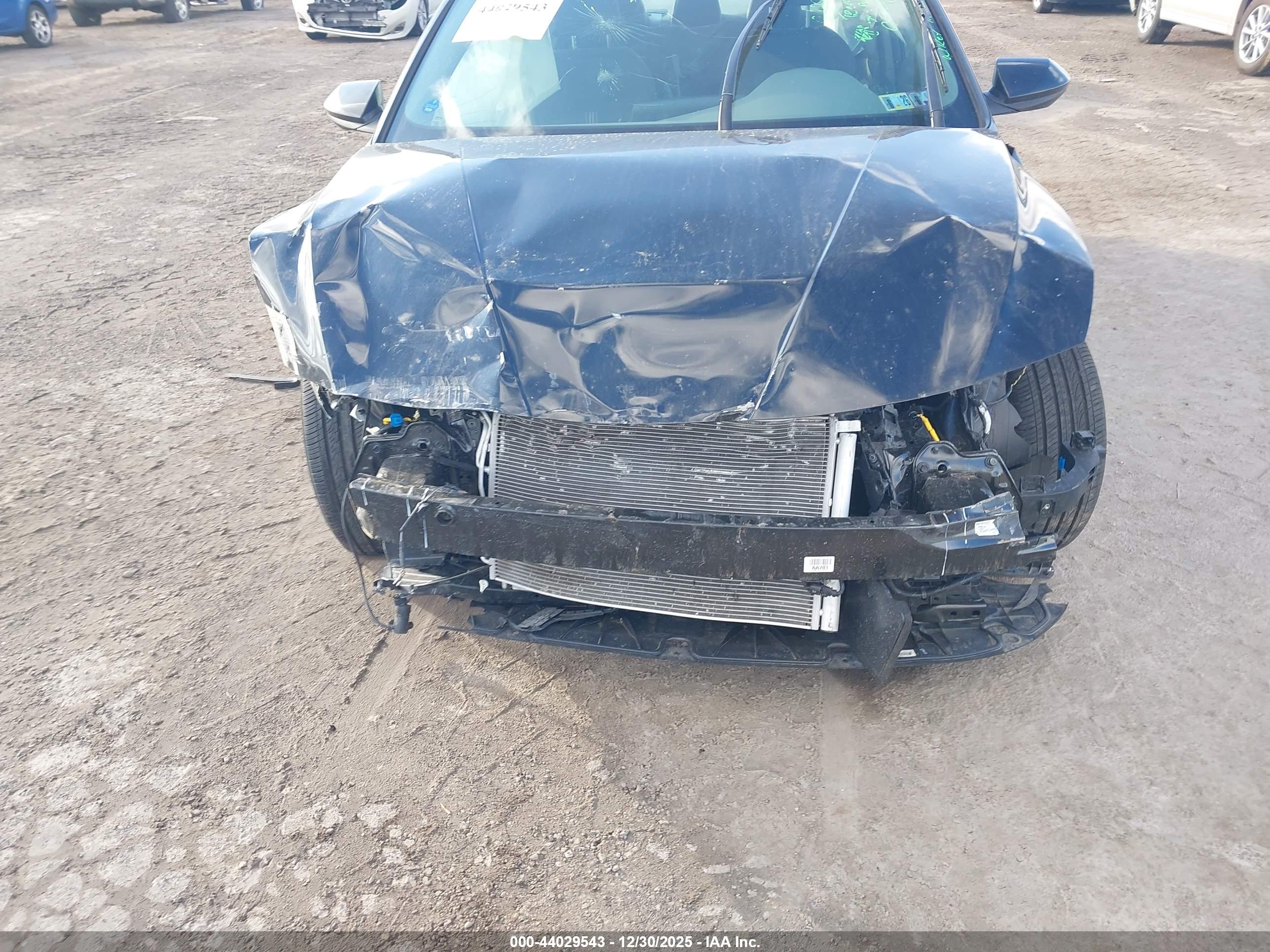 HYUNDAI ELANTRA image 6