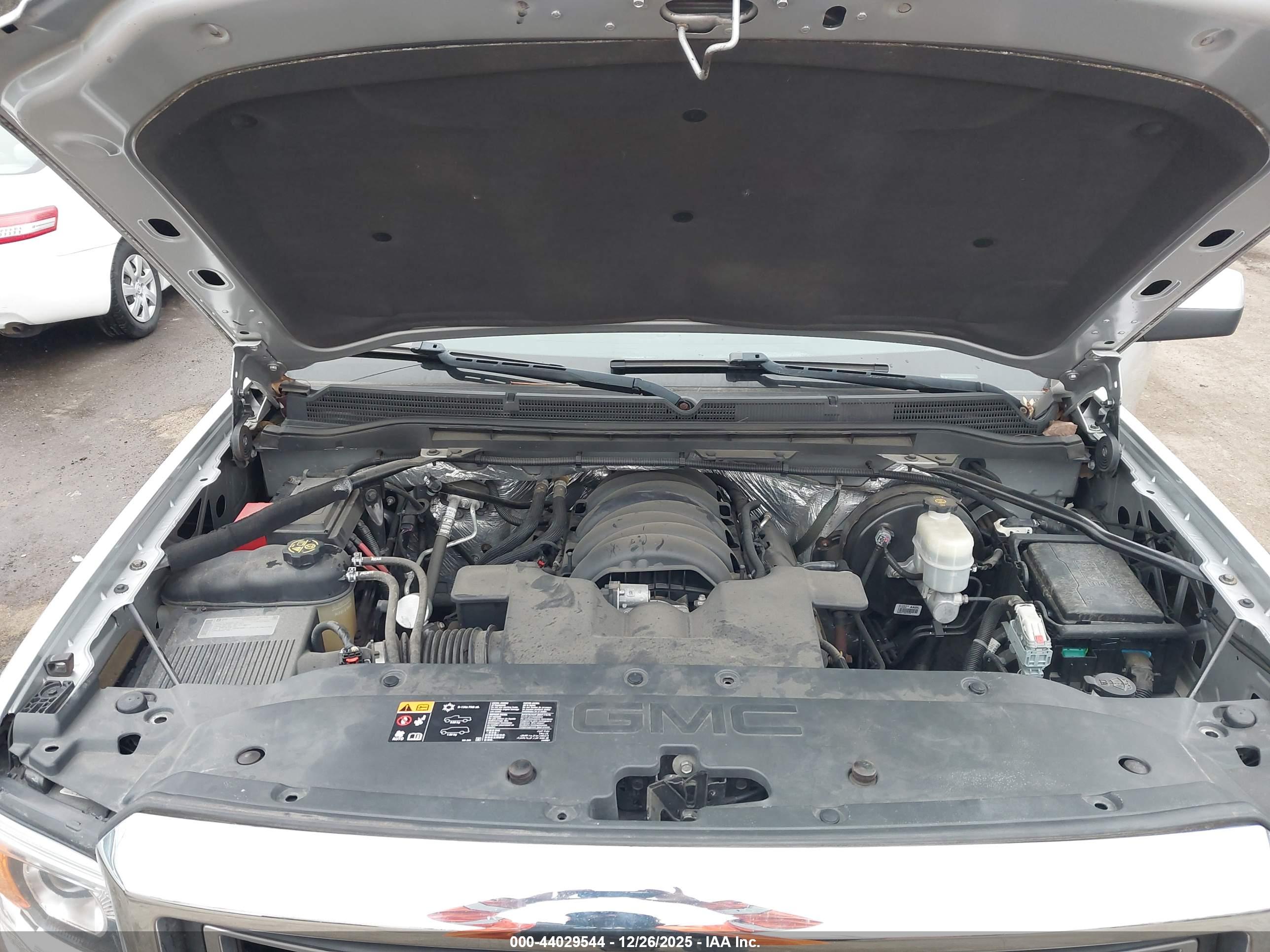 GMC SIERRA image 10
