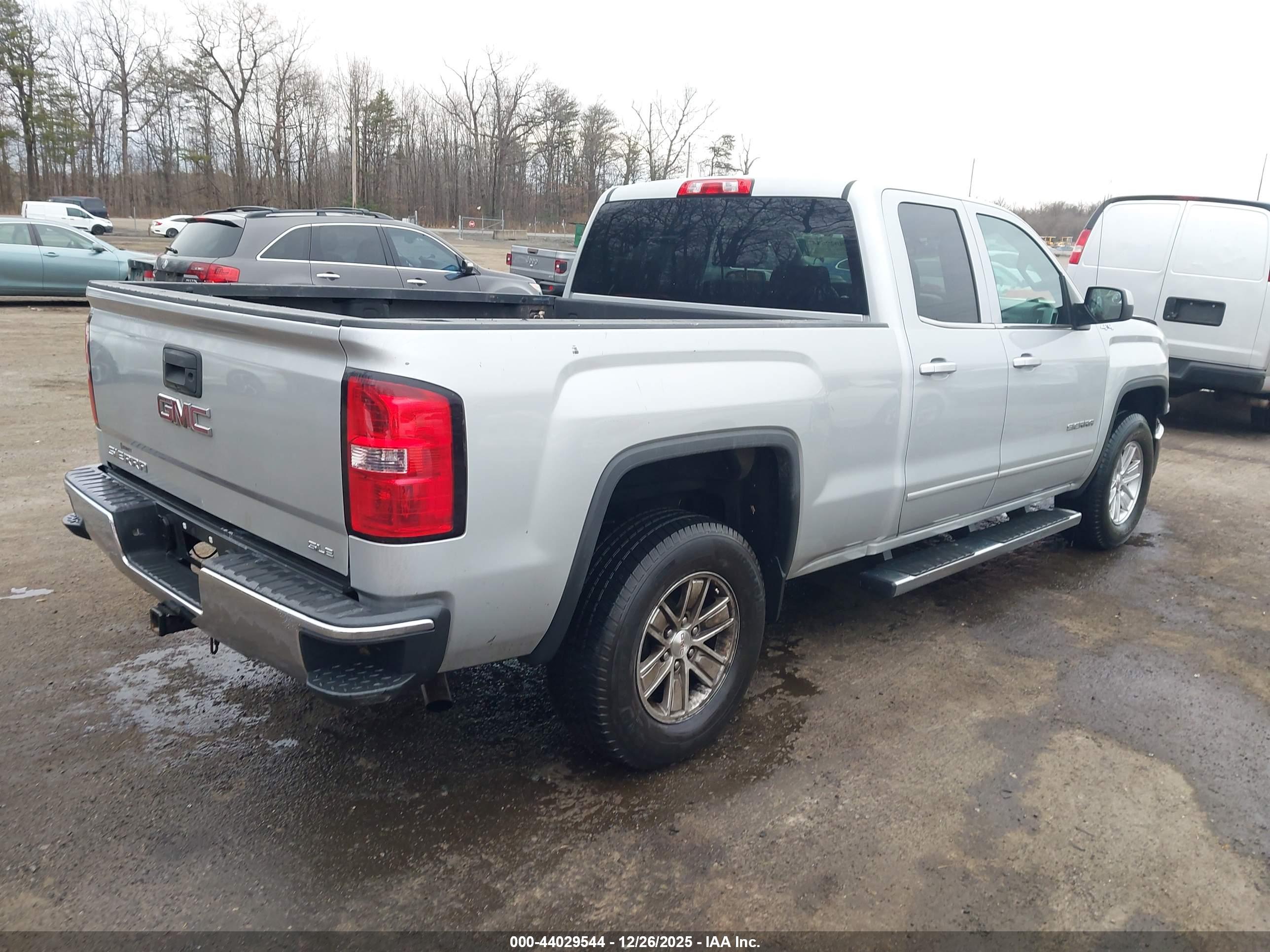GMC SIERRA image 4