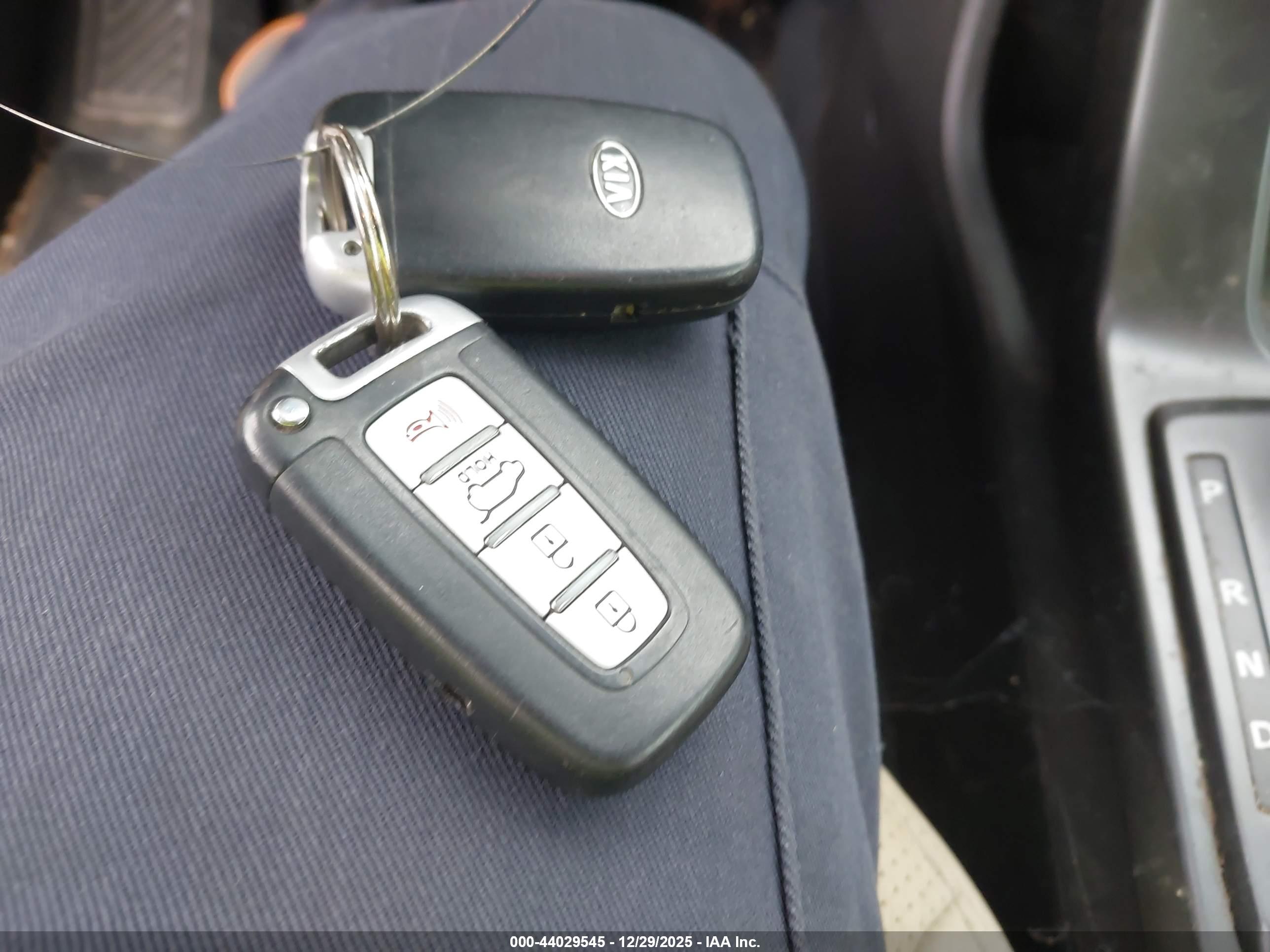 KIA SORENTO image 11