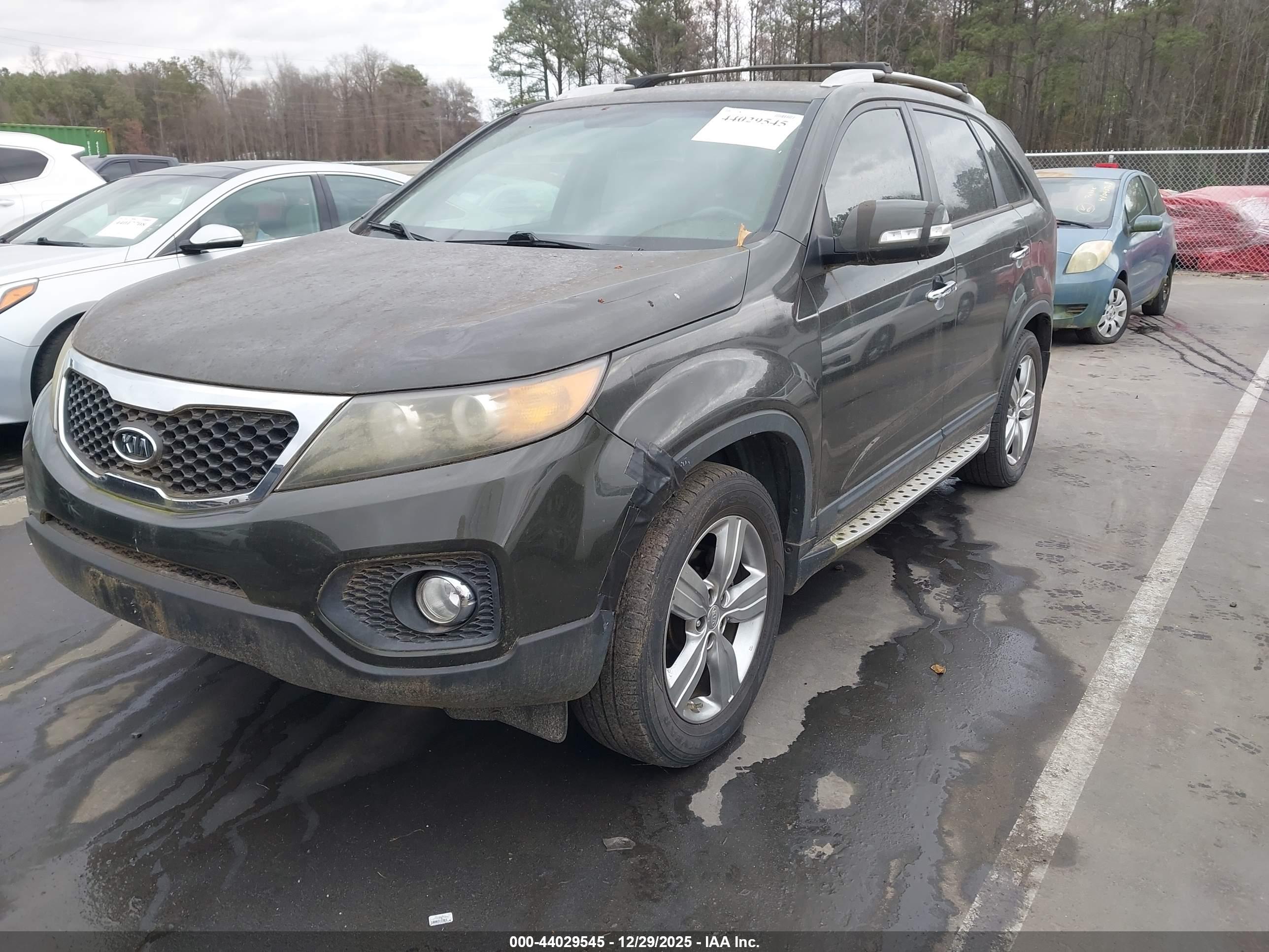 KIA SORENTO image 2
