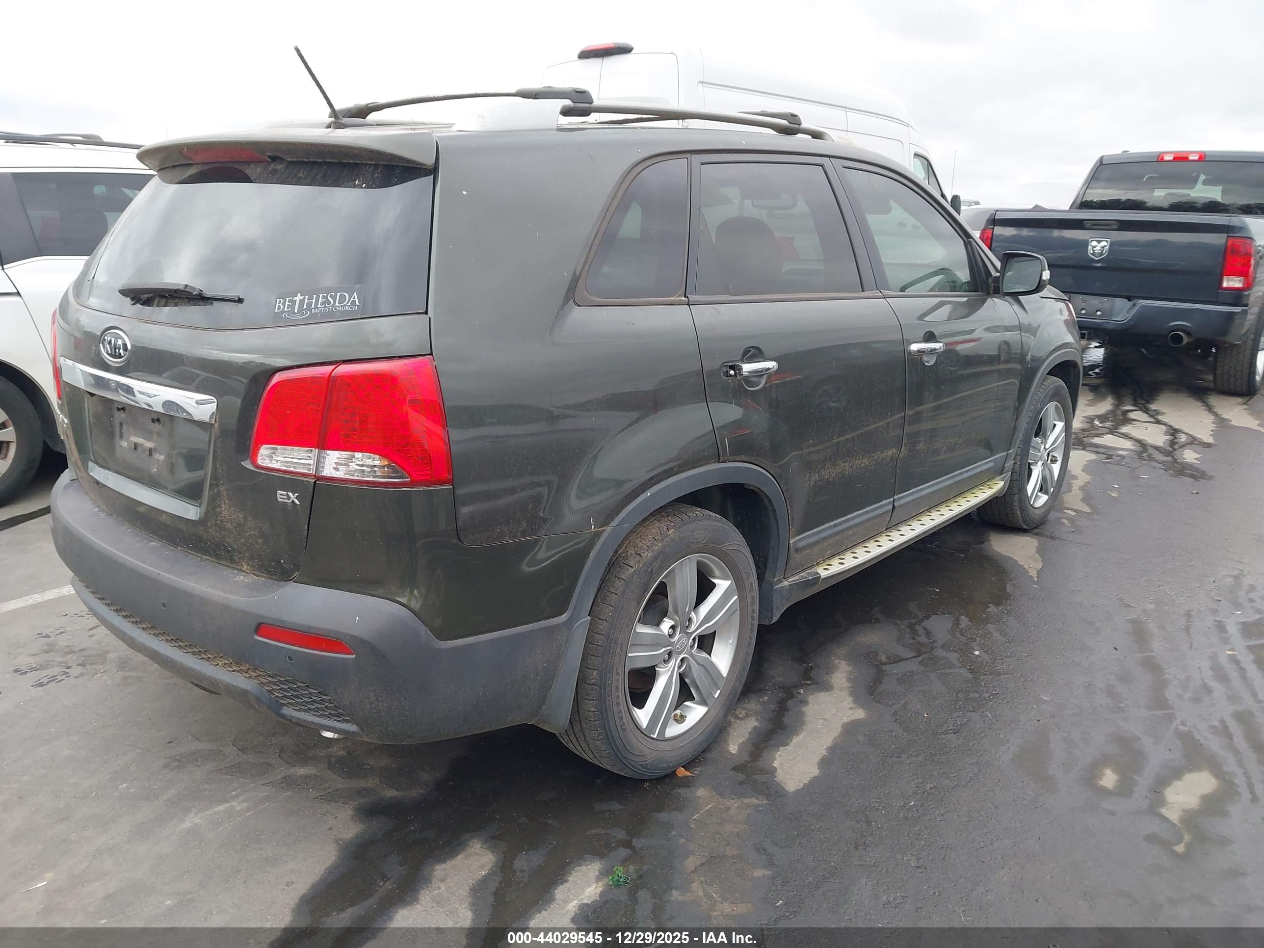 KIA SORENTO image 4