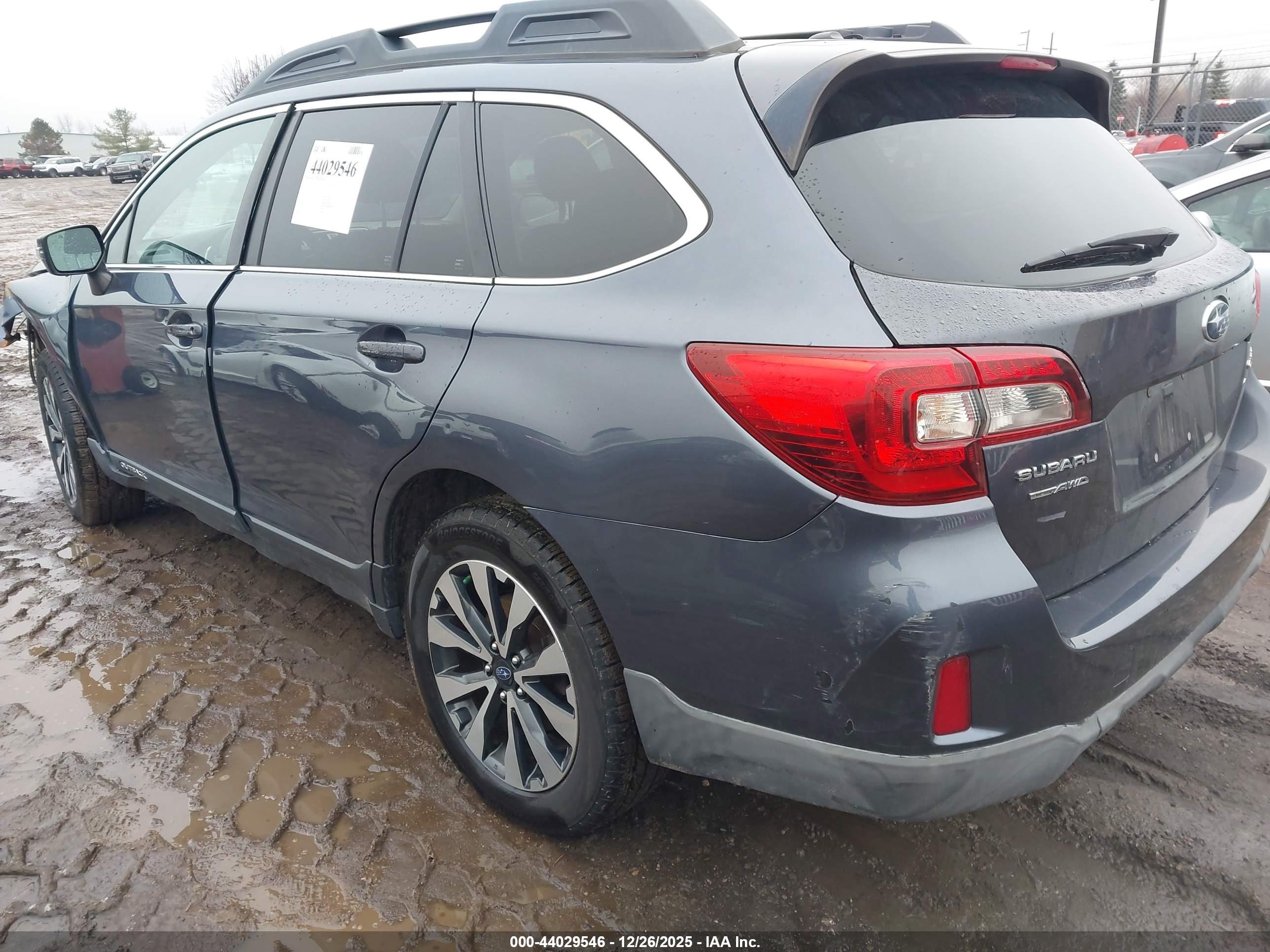 SUBARU OUTBACK image 3