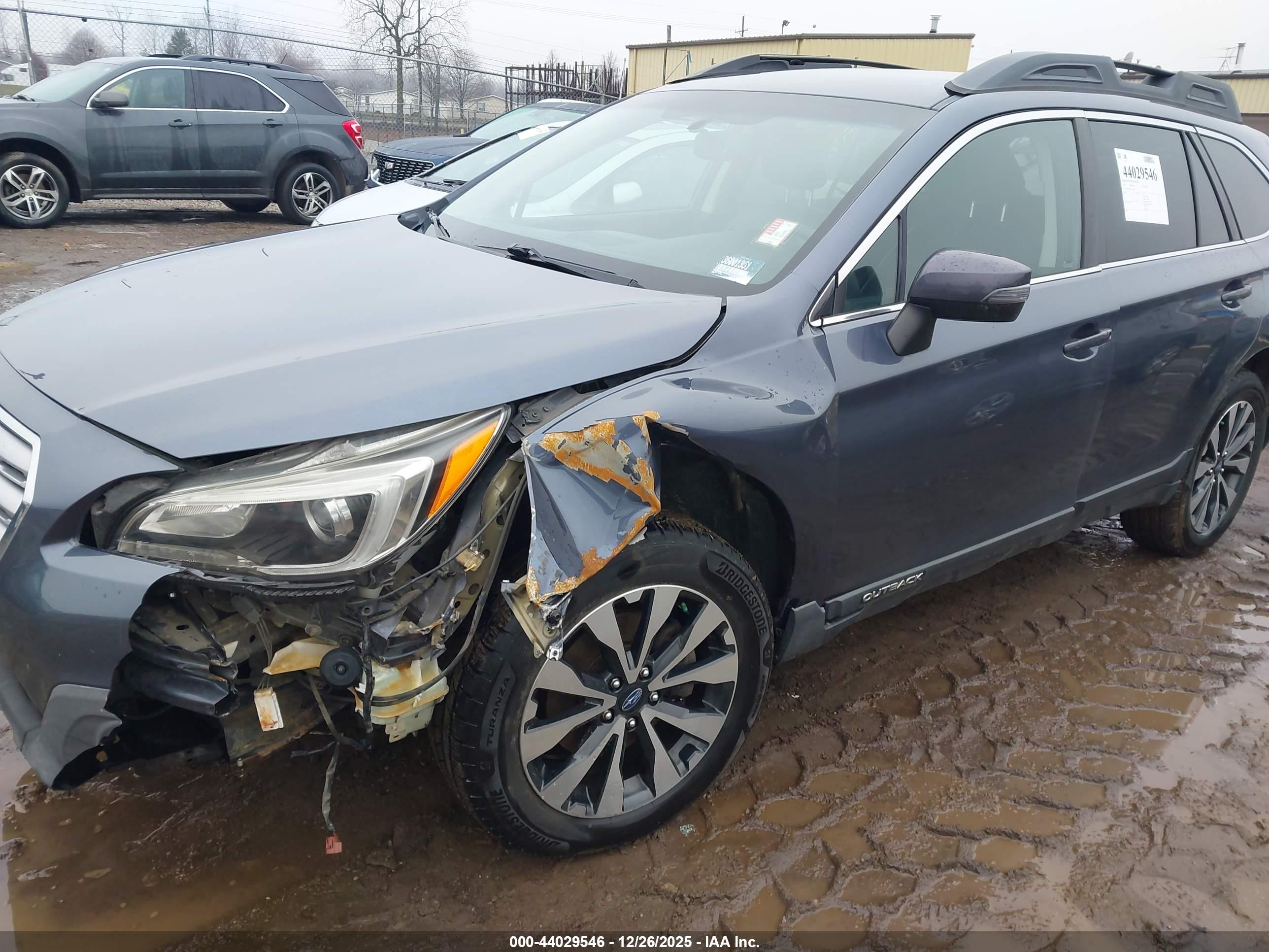 SUBARU OUTBACK image 6