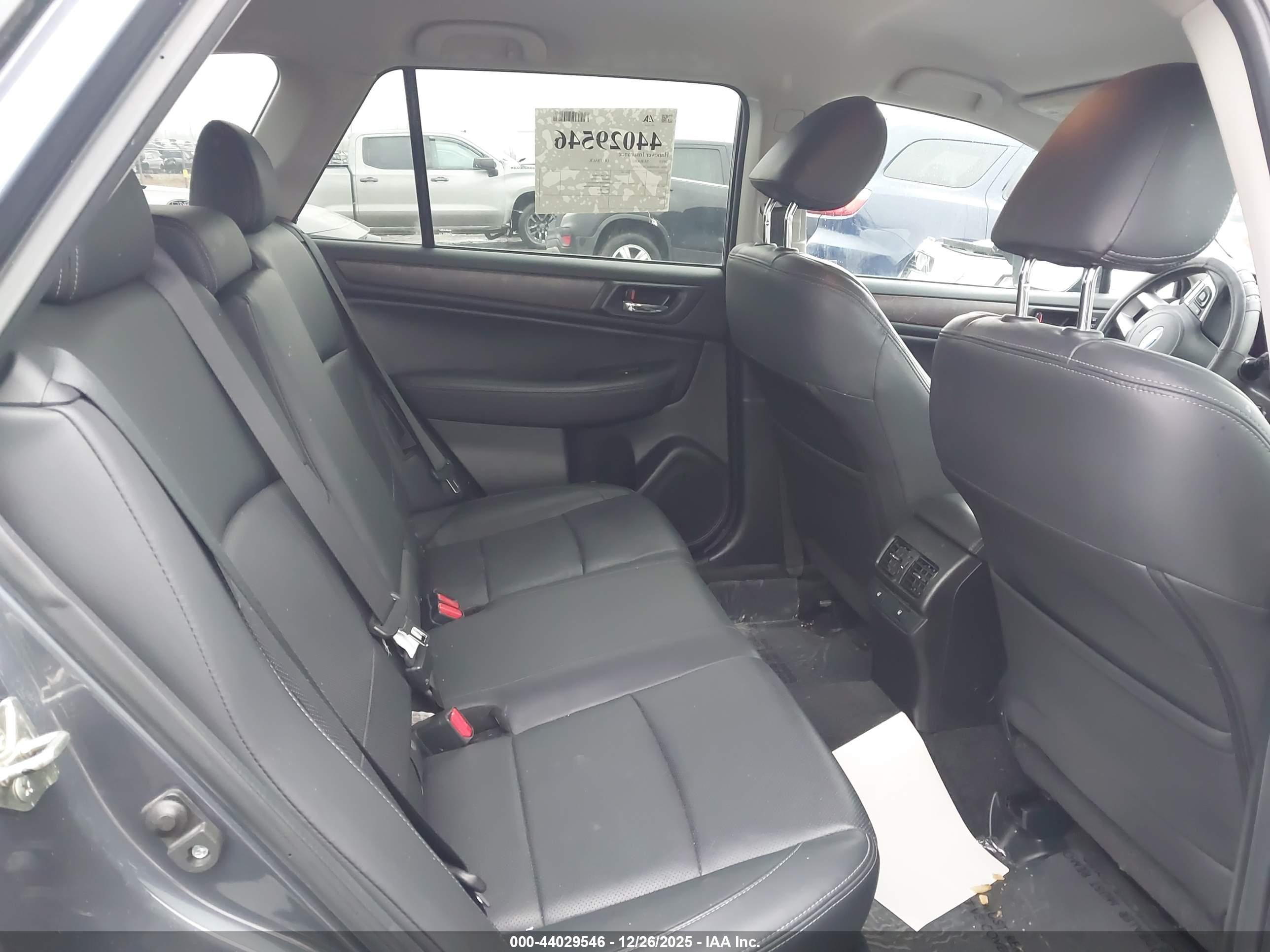 SUBARU OUTBACK image 8