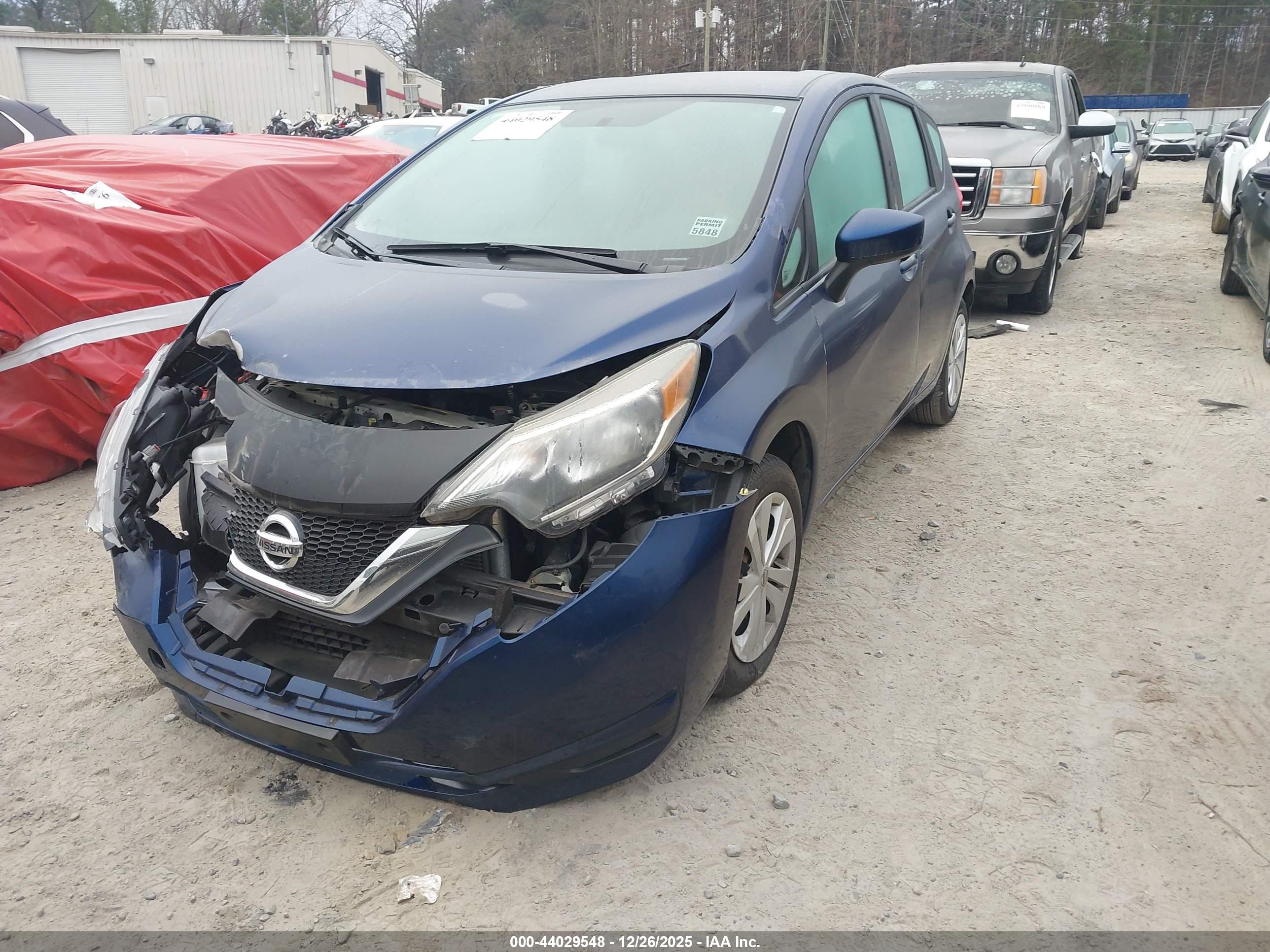 NISSAN VERSA image 2