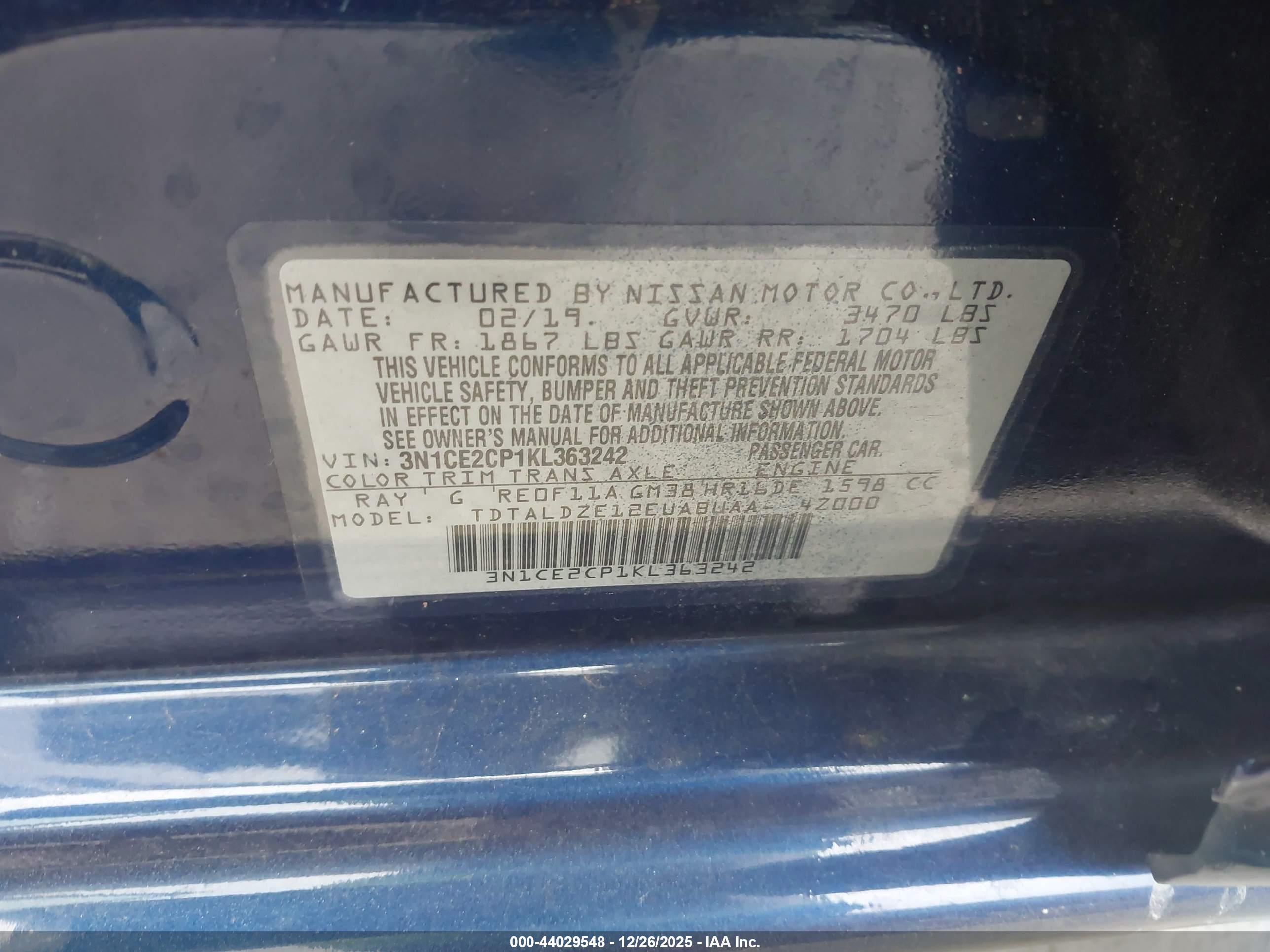 NISSAN VERSA image 9
