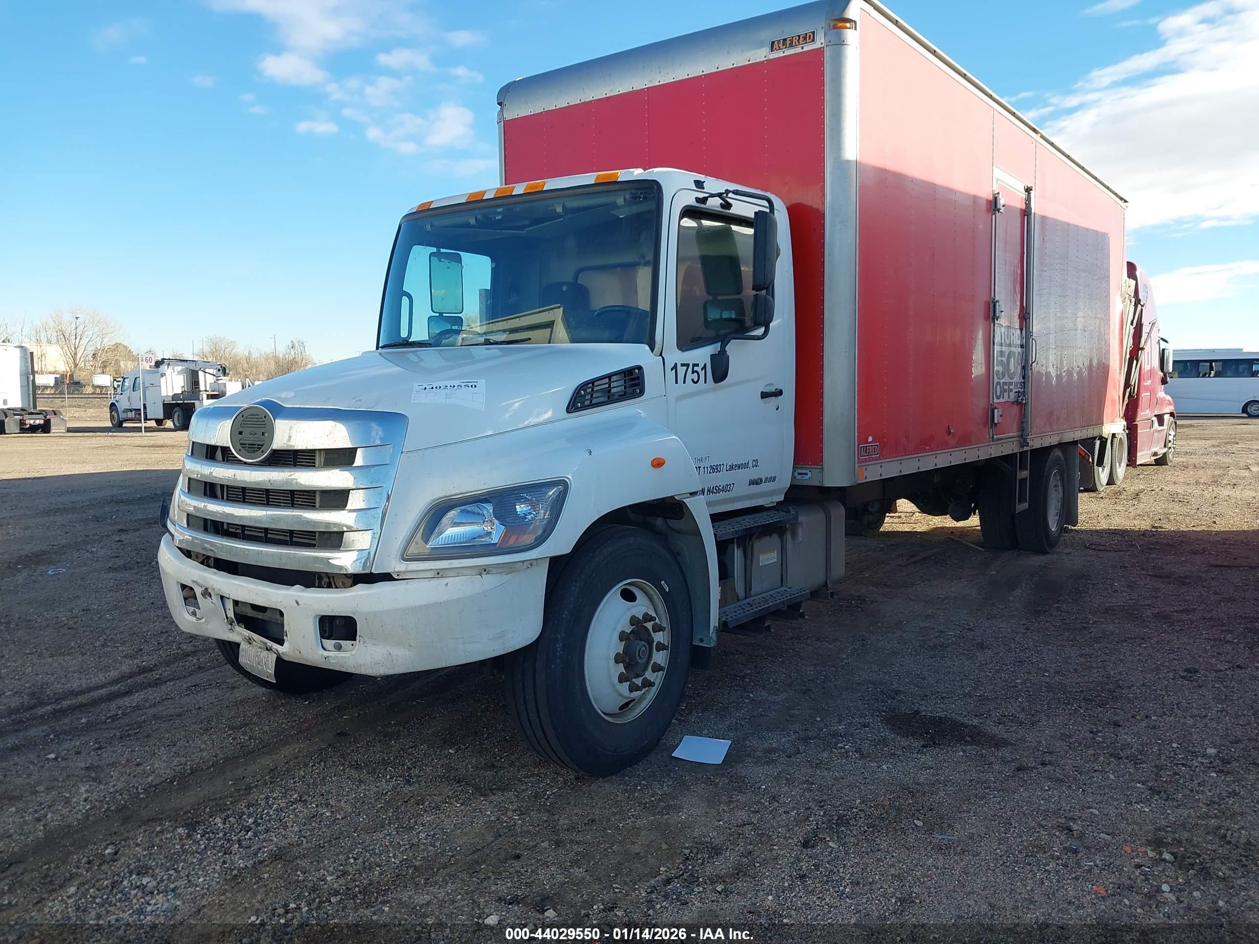 HINO 258/268 image 2