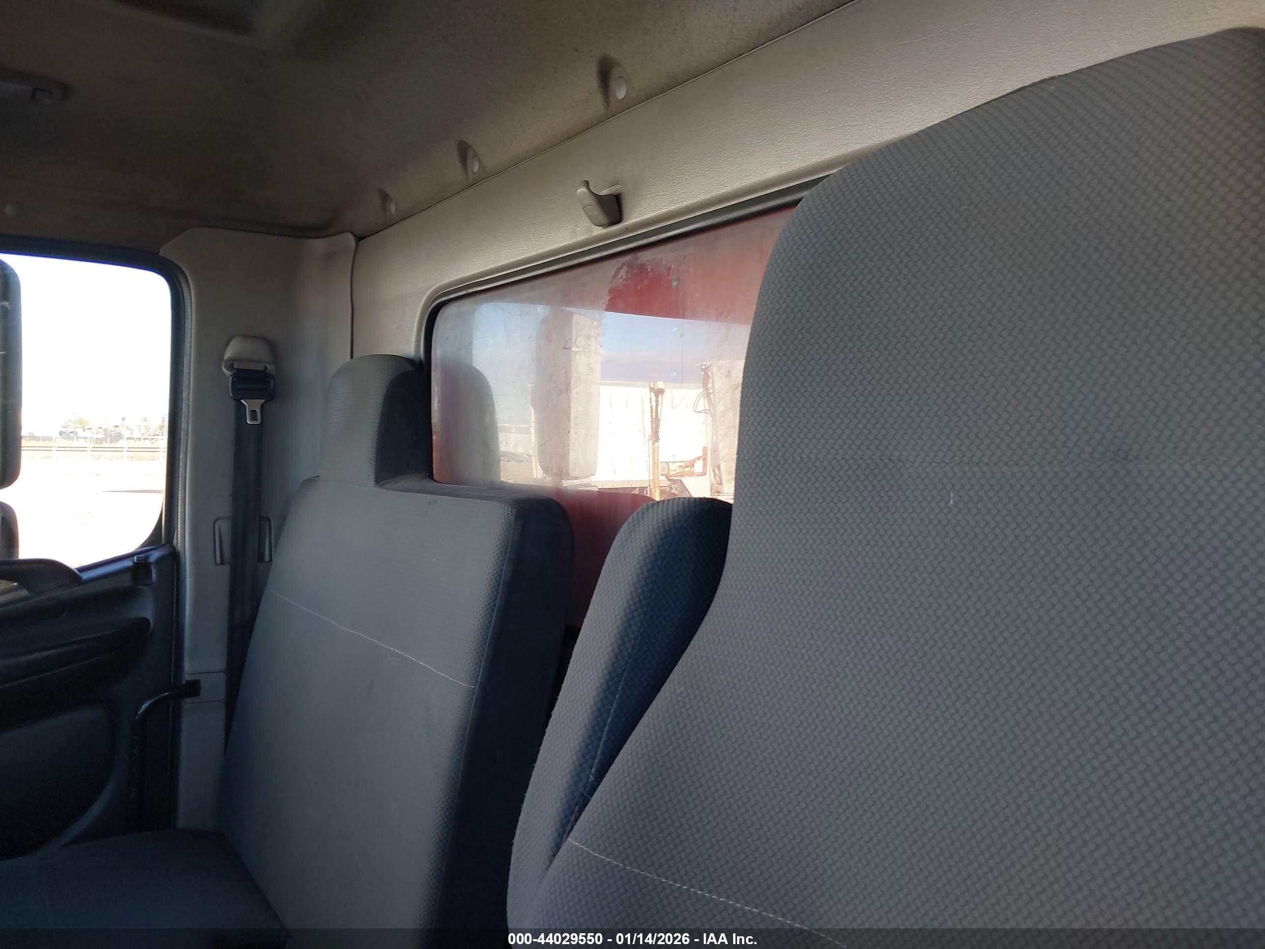 HINO 258/268 image 7