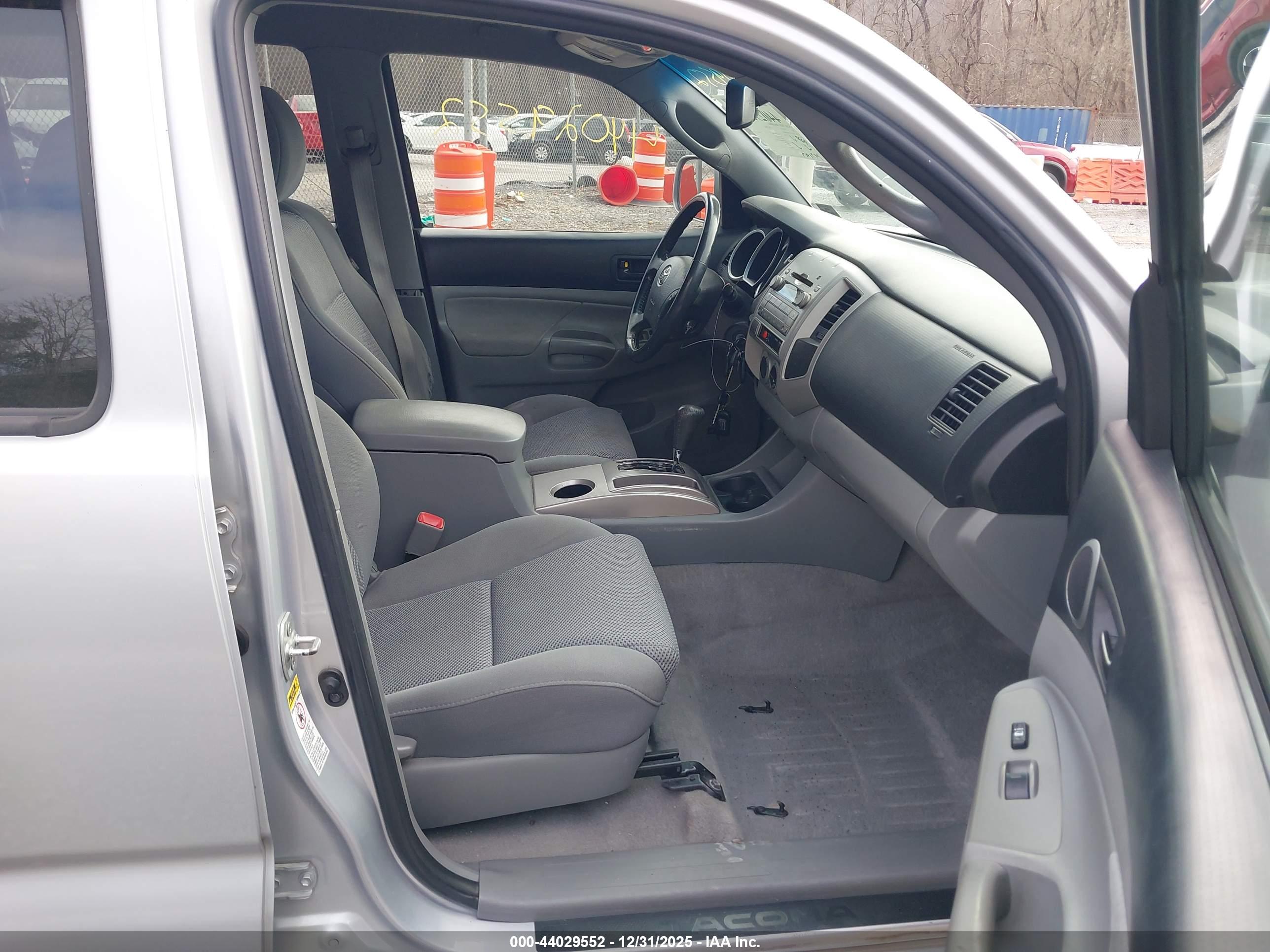TOYOTA TACOMA image 5