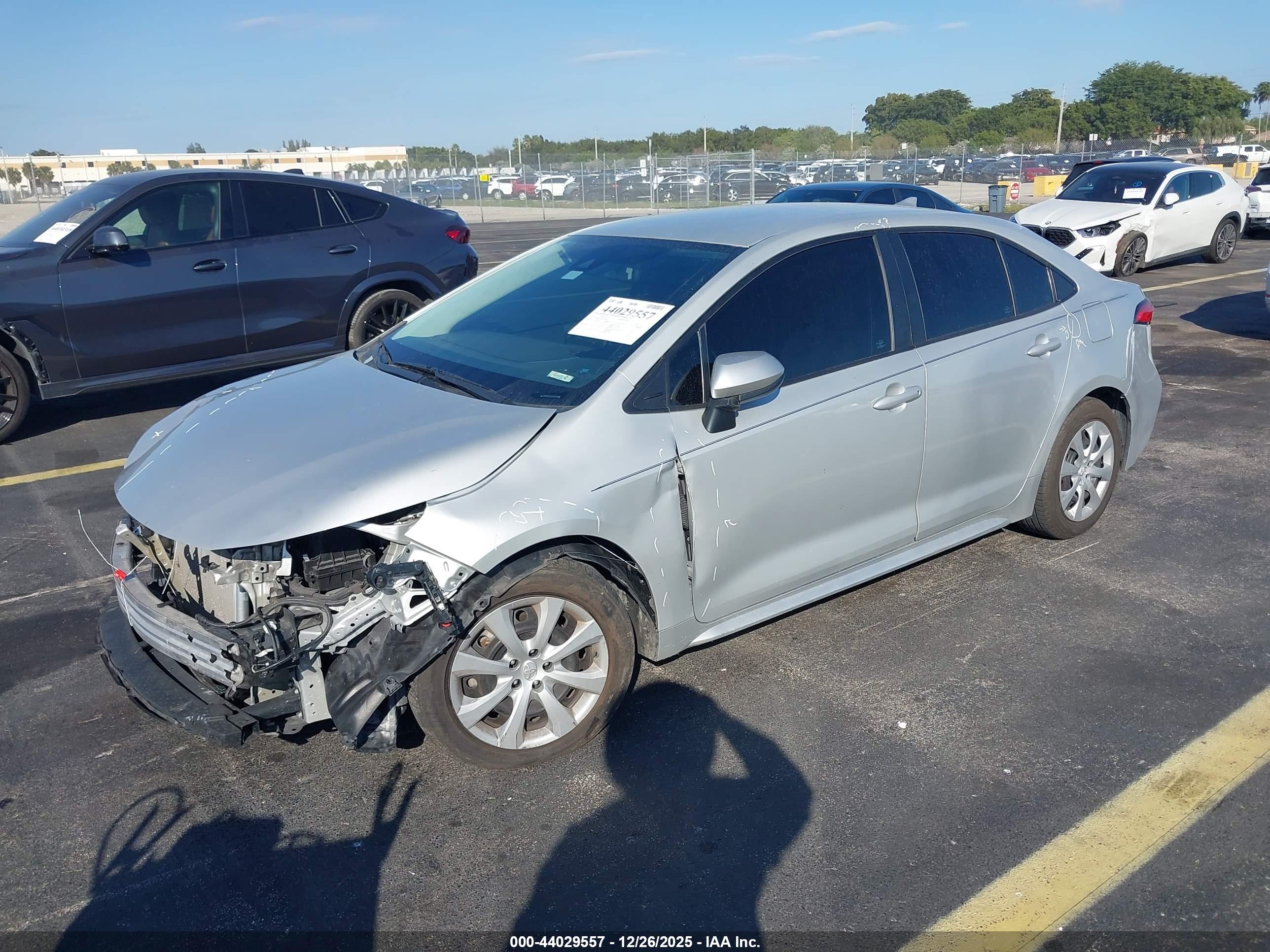 TOYOTA COROLLA image 2