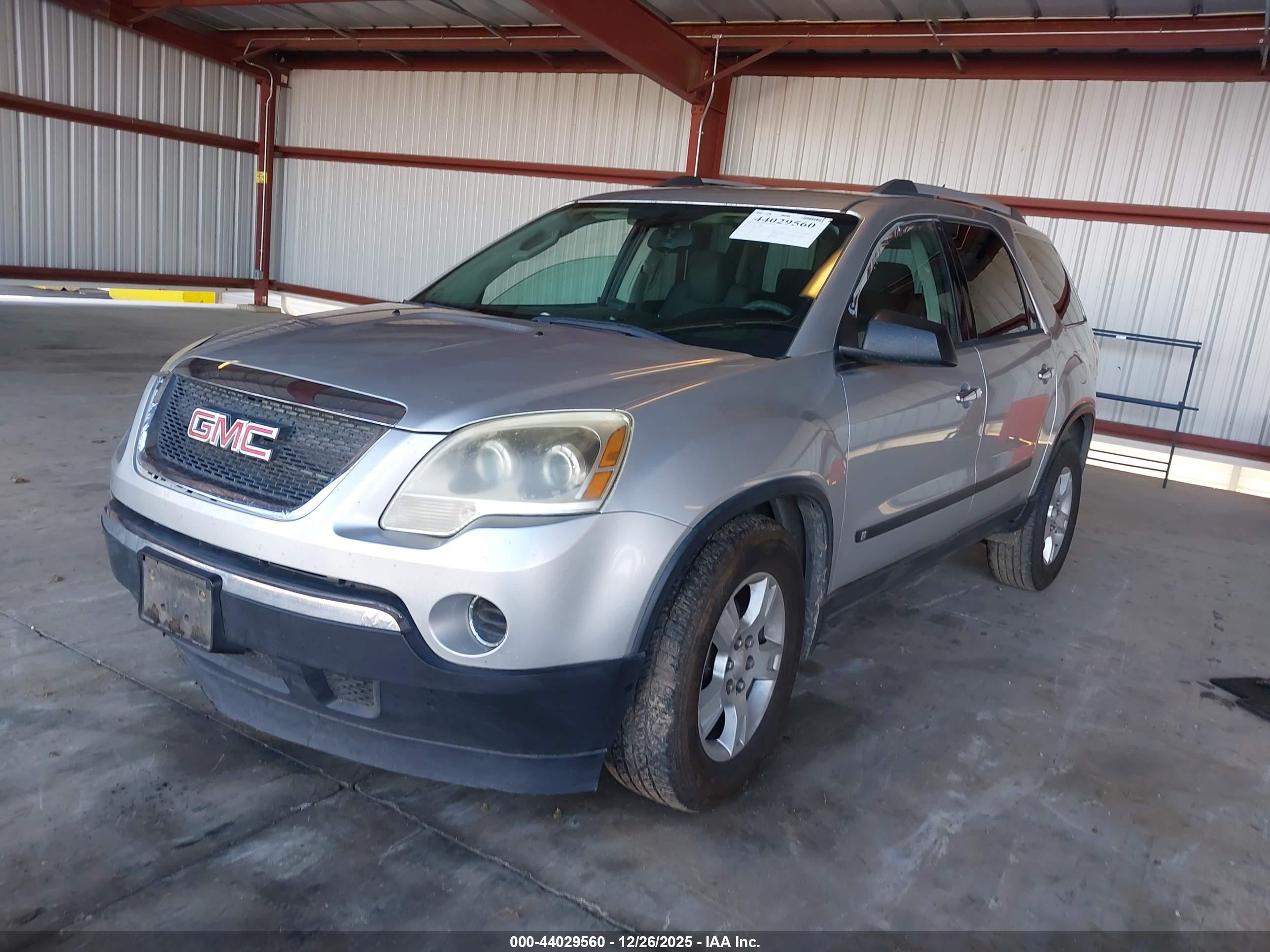 GMC ACADIA image 2