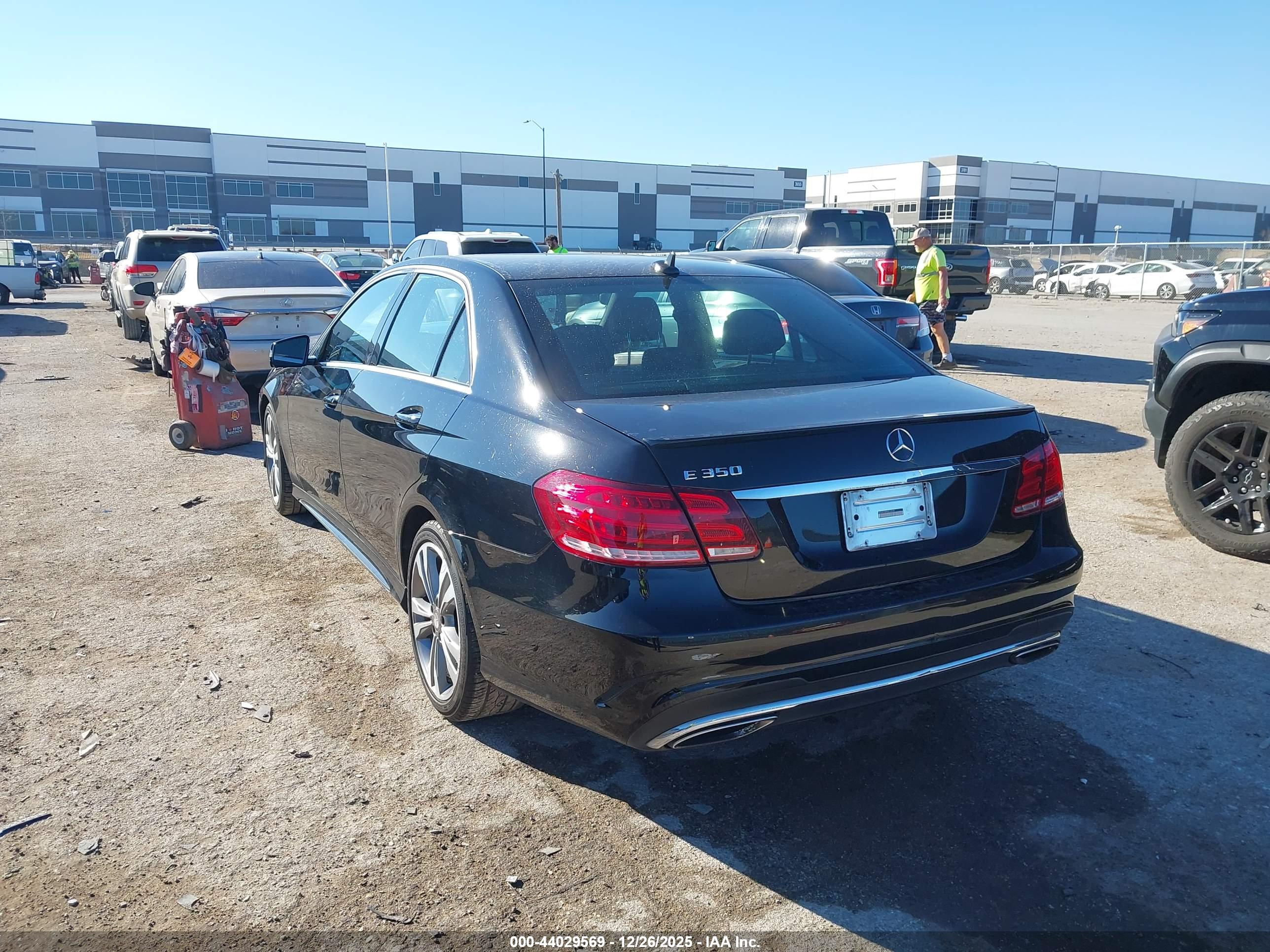 MERCEDES-BENZ E image 3