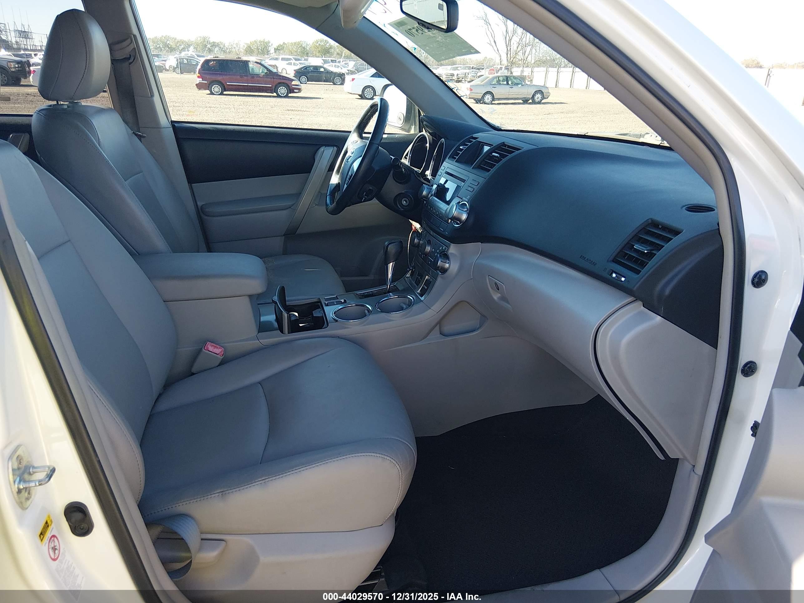 TOYOTA HIGHLANDER image 5
