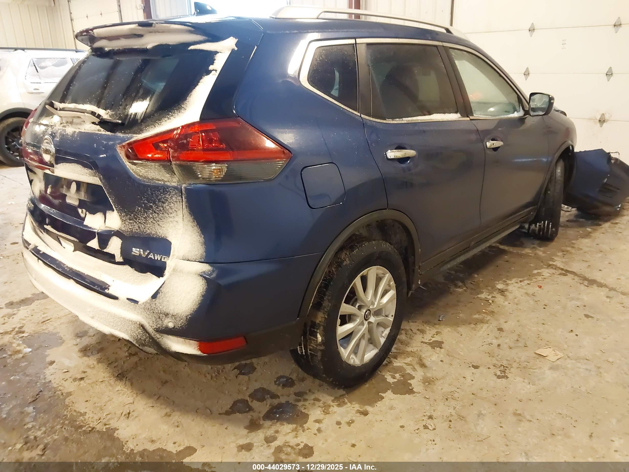 NISSAN ROGUE image 4