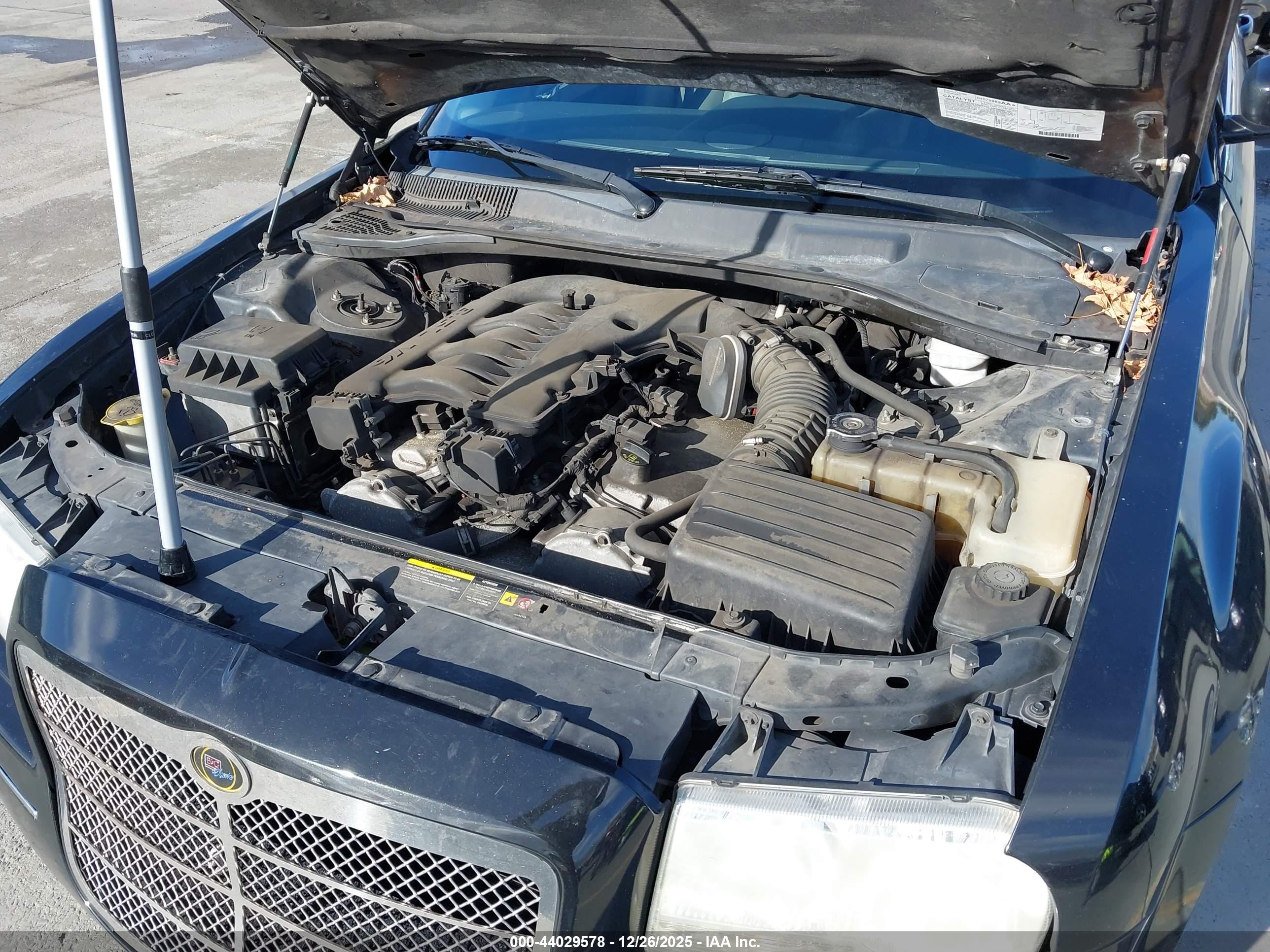 CHRYSLER 300 image 10