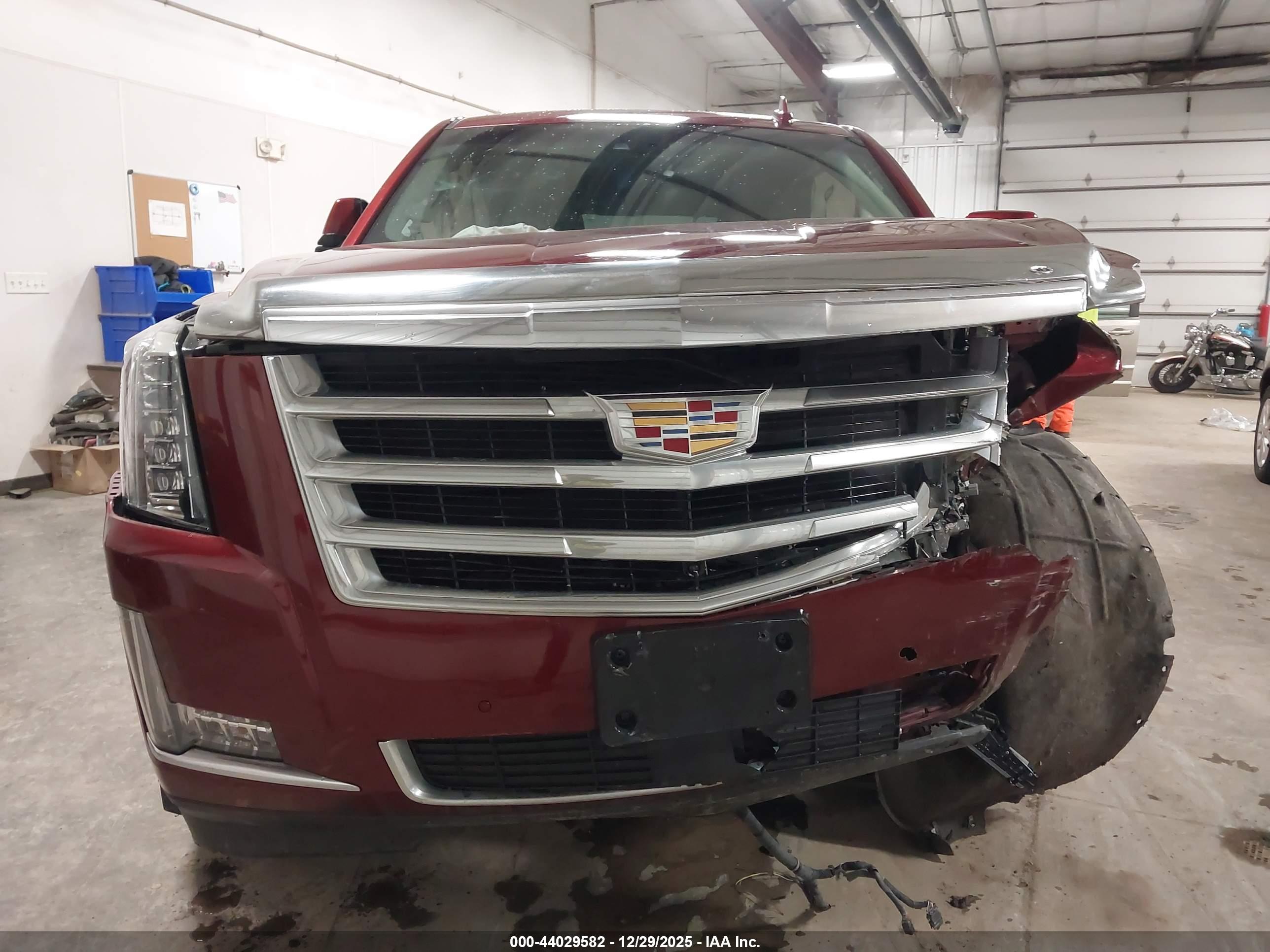 CADILLAC ESCALADE image 6