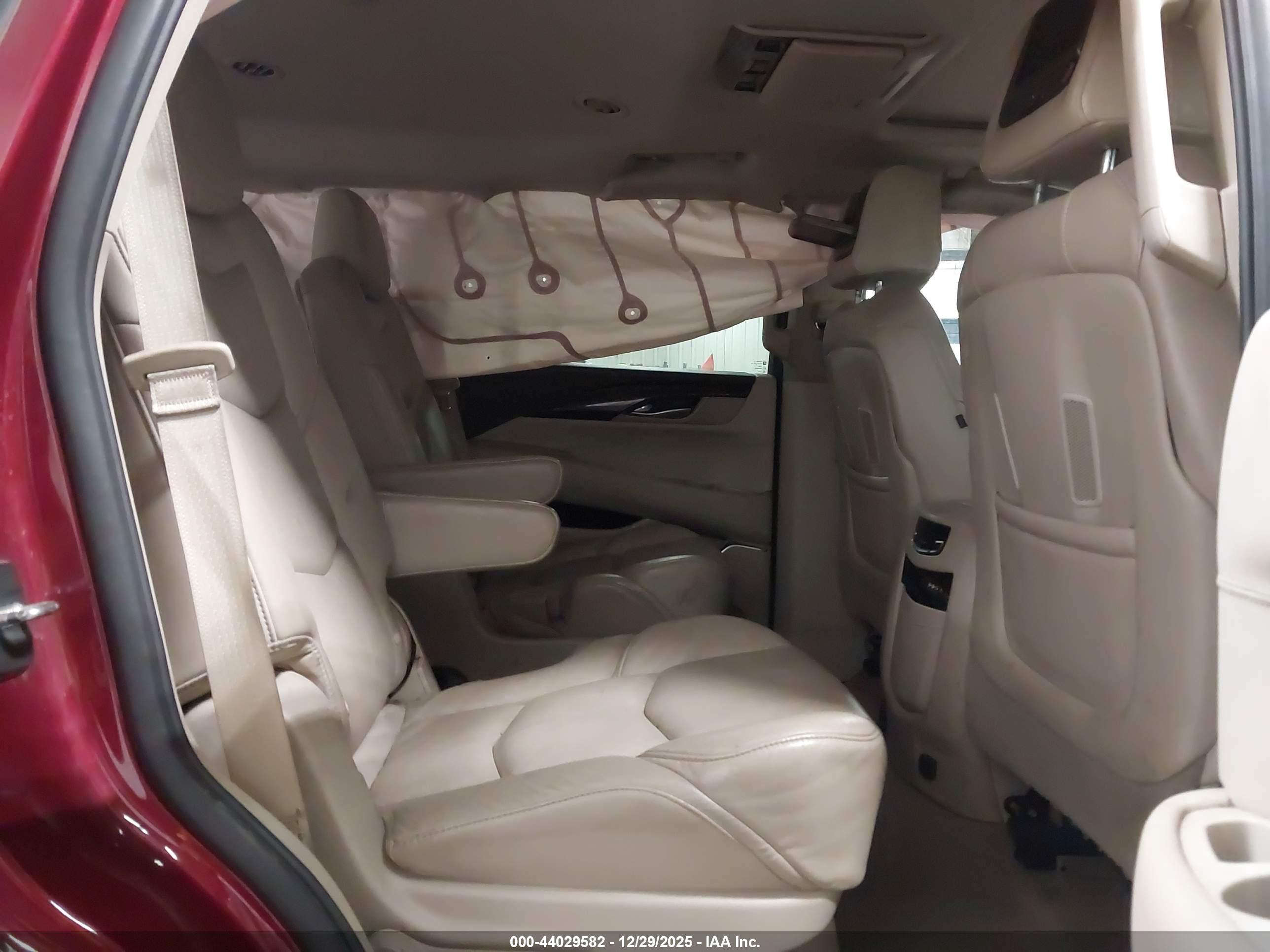 CADILLAC ESCALADE image 8