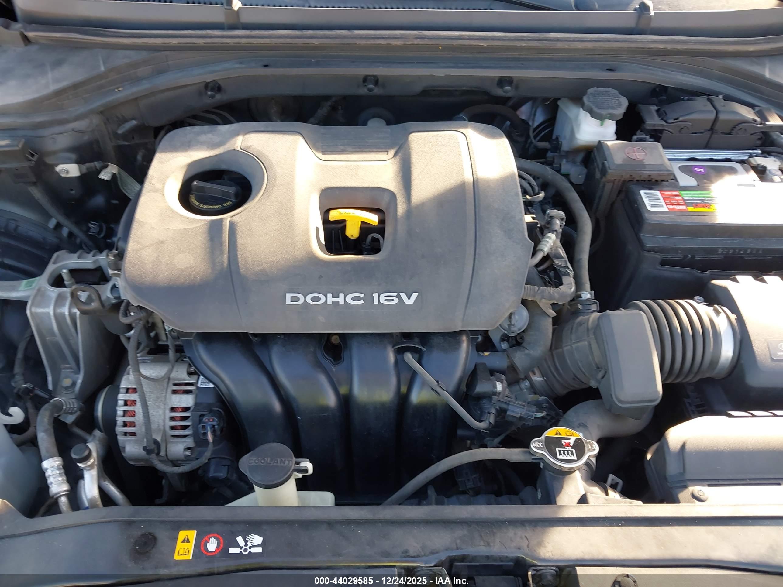 HYUNDAI ELANTRA image 10