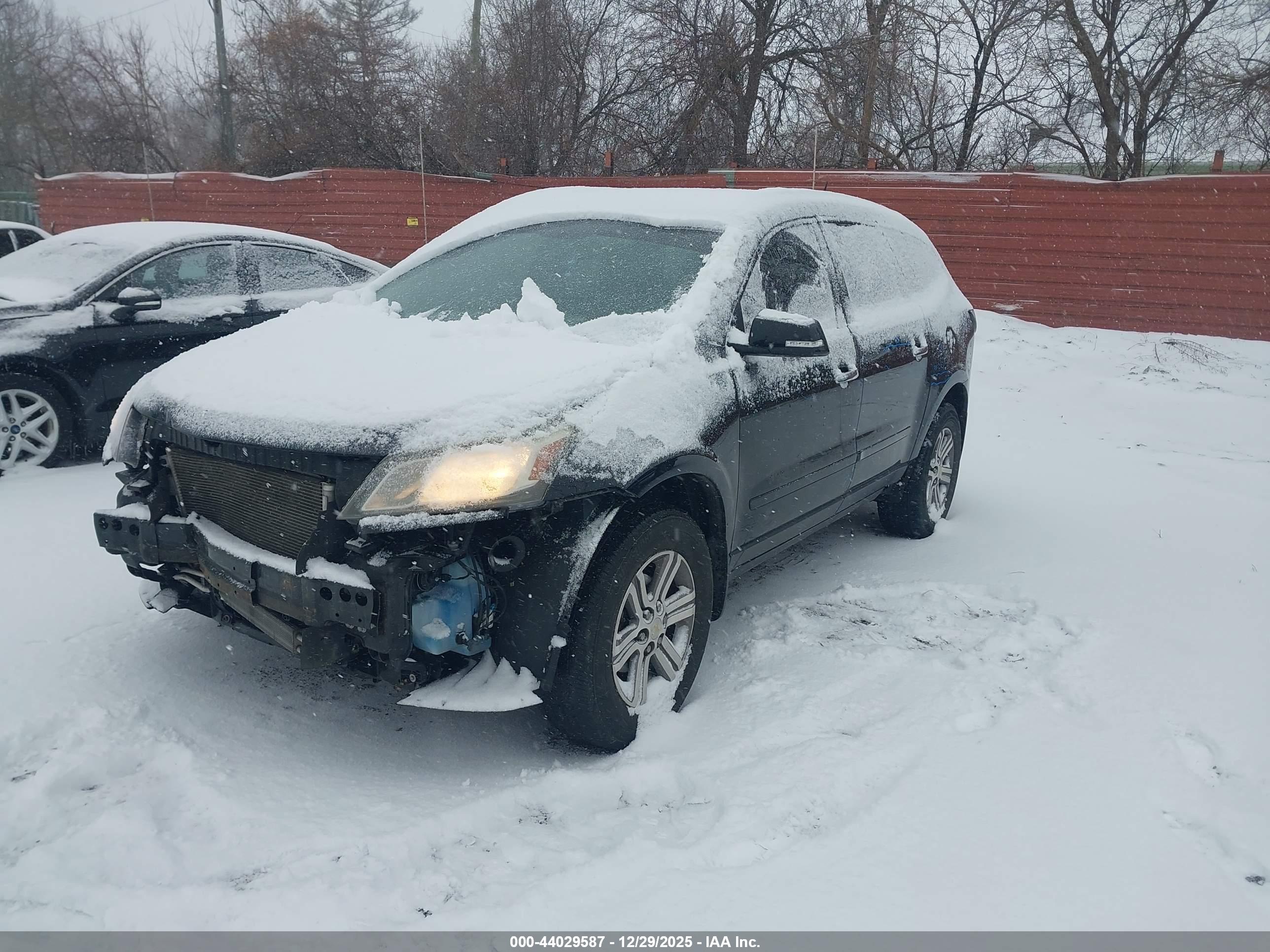 CHEVROLET TRAVERSE image 2