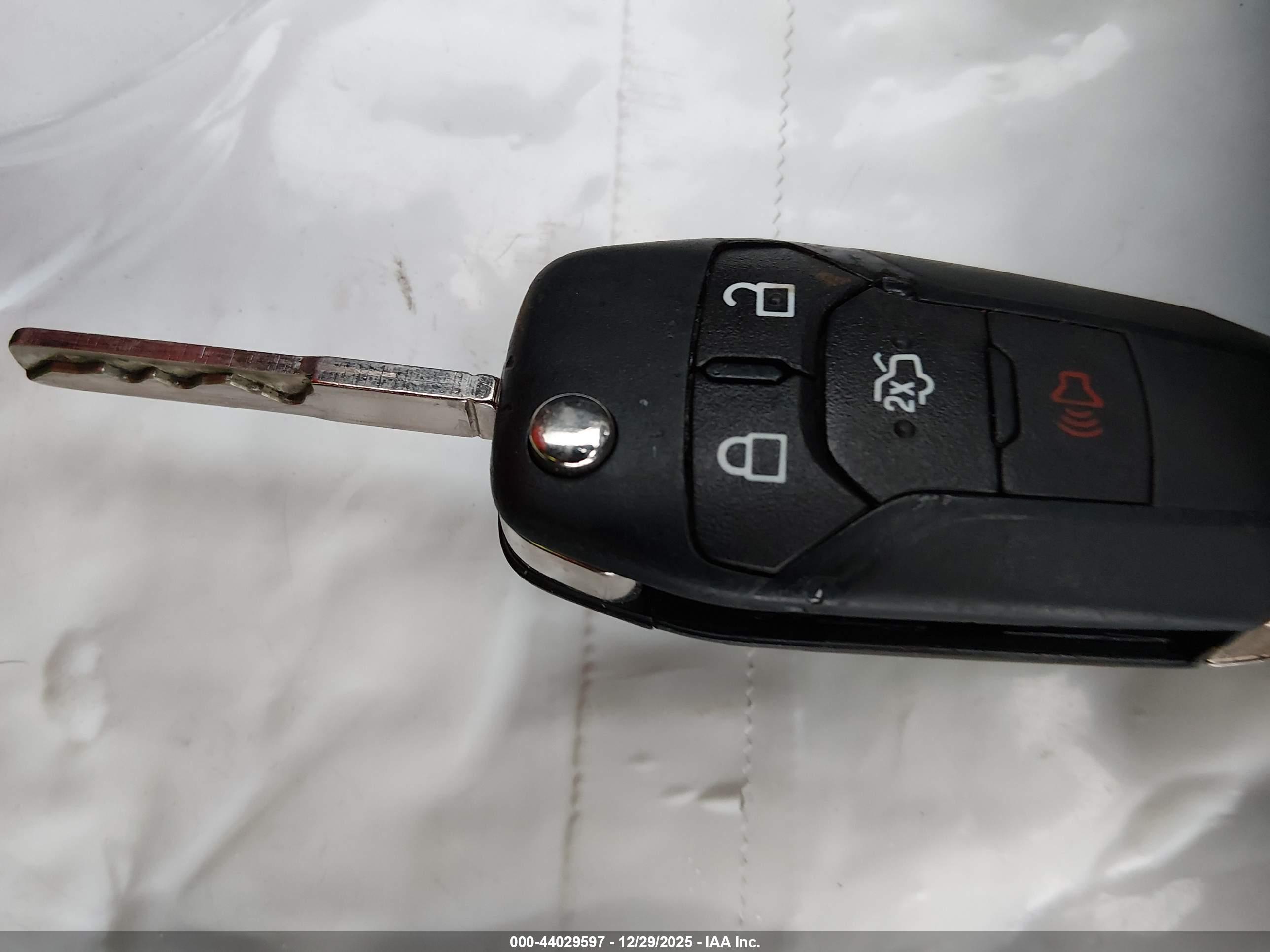FORD FUSION image 11