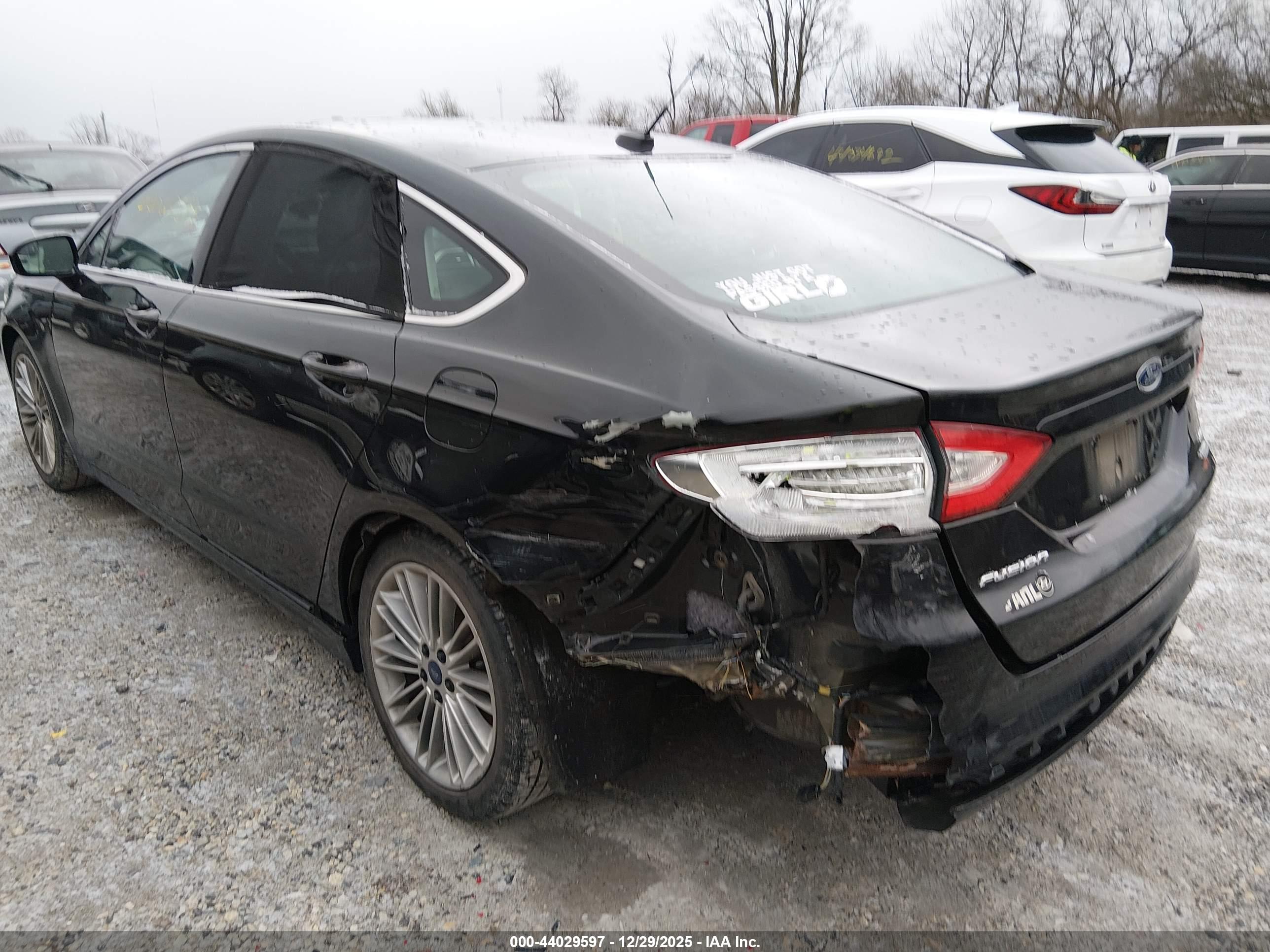 FORD FUSION image 3