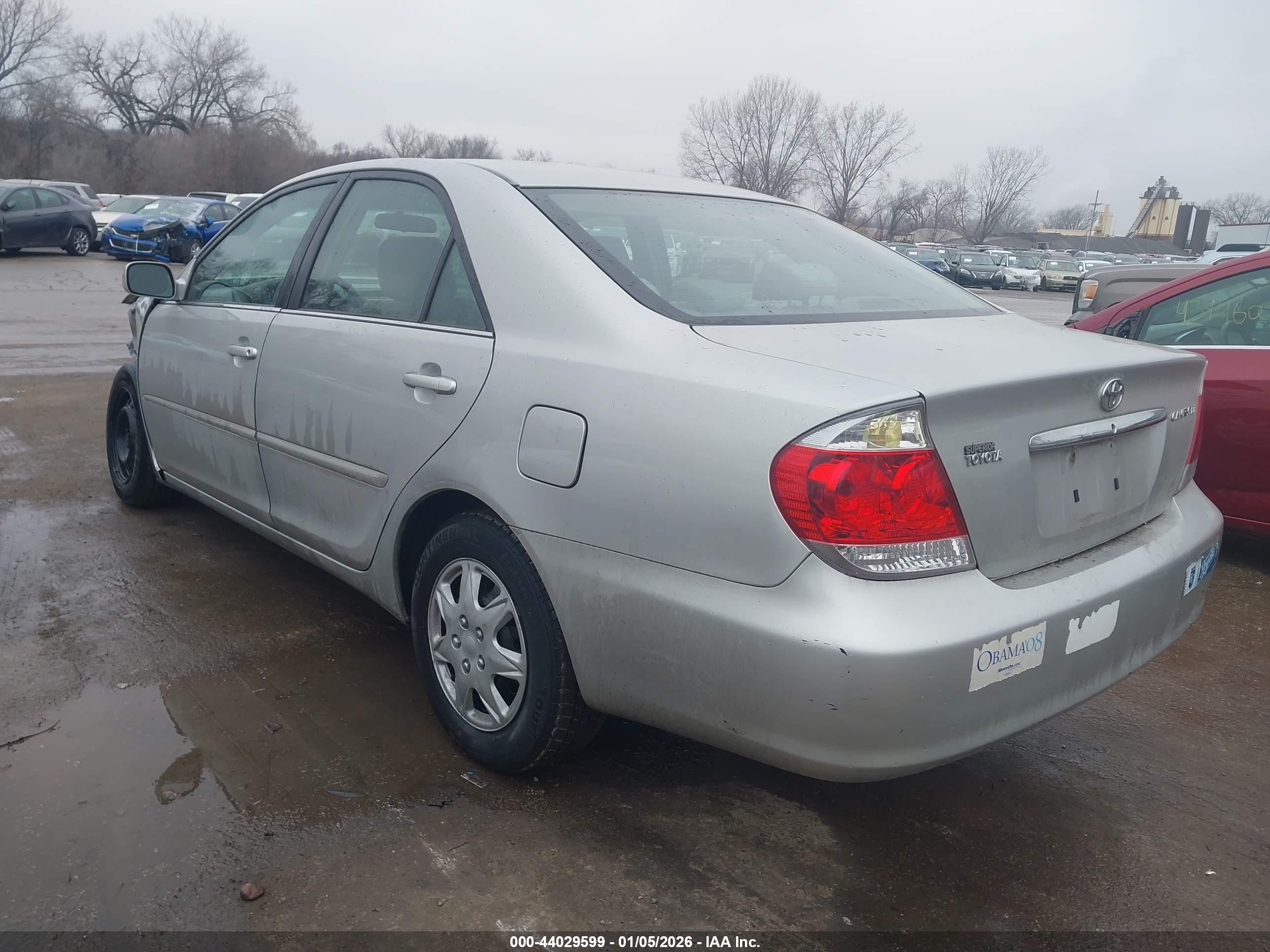 TOYOTA CAMRY image 3