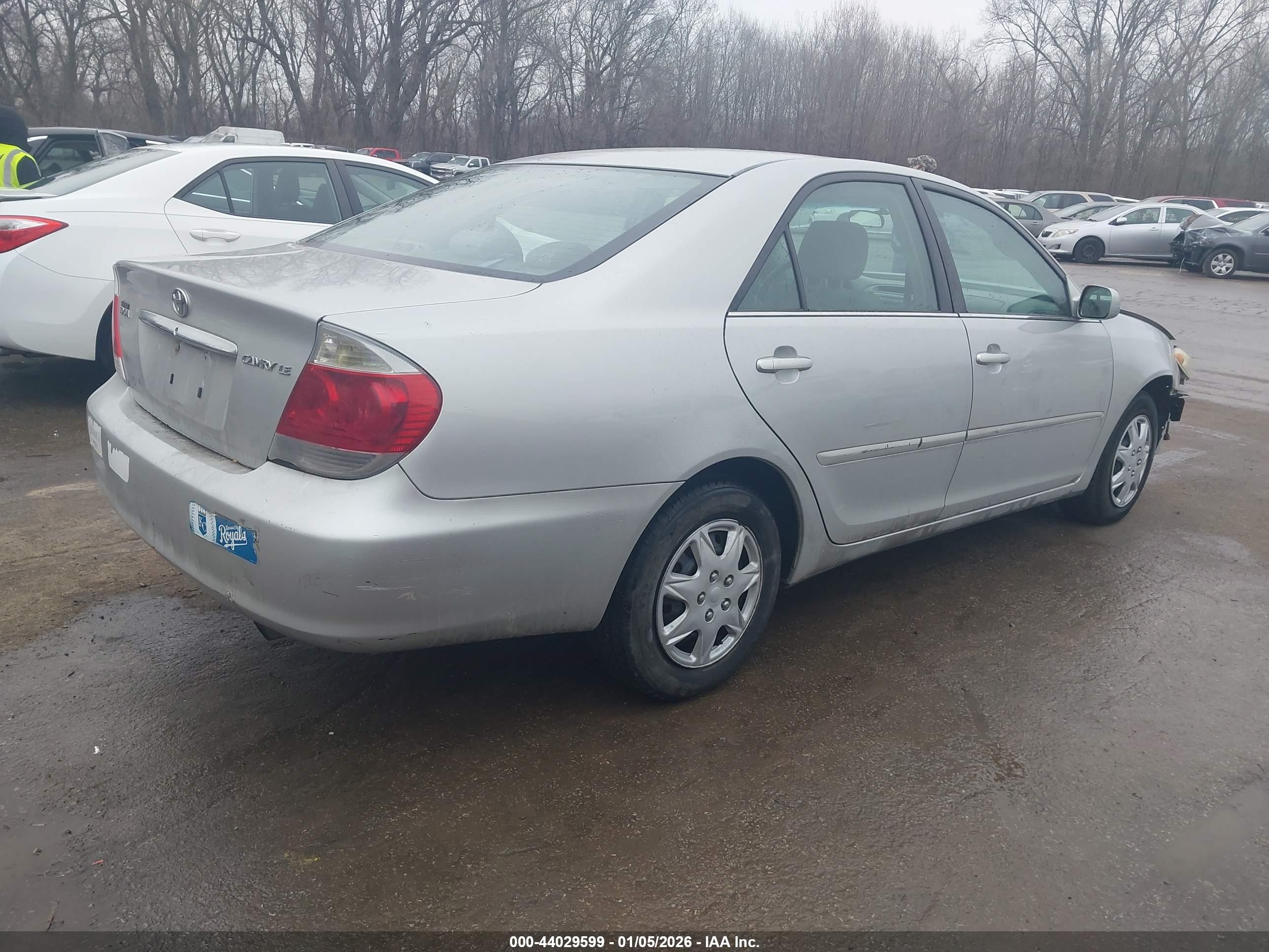 TOYOTA CAMRY image 4